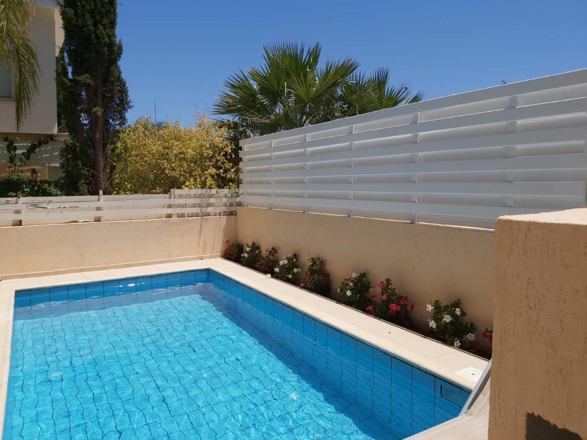 Anthorina Villa 16