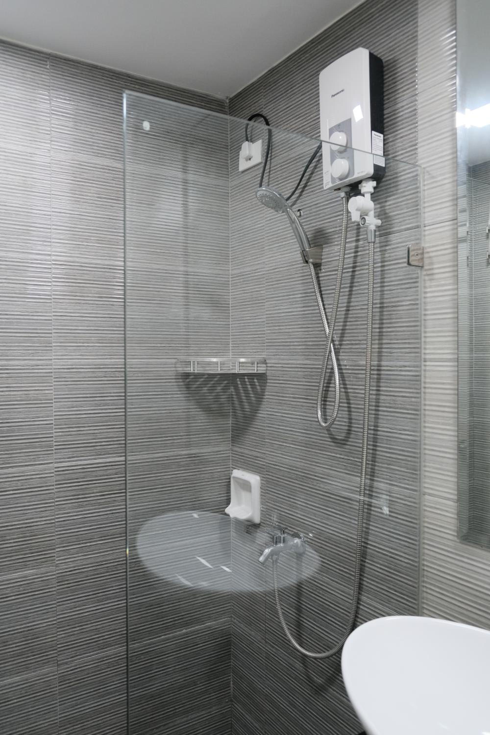 Sun Vida Tower Studio Unit Across SM City Cebu view 5