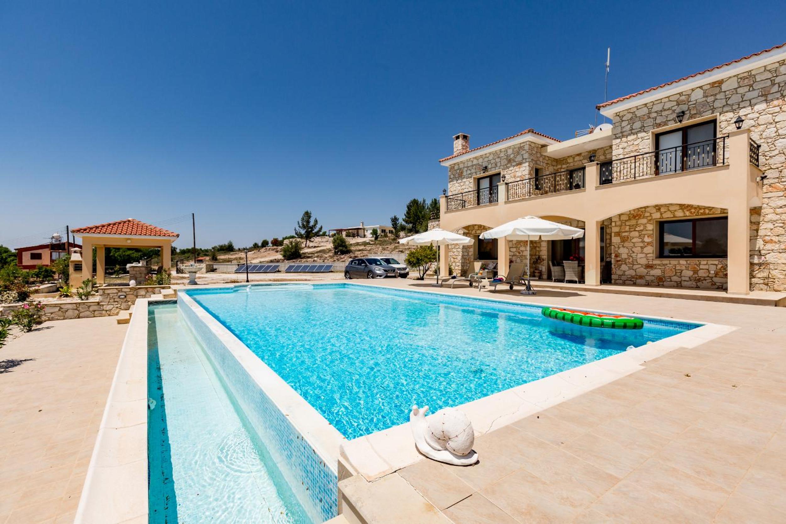SunShine Villa Paphos view 3
