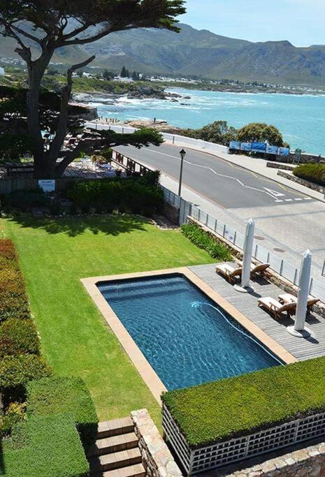 Hermanus Seaview Apartment view 3