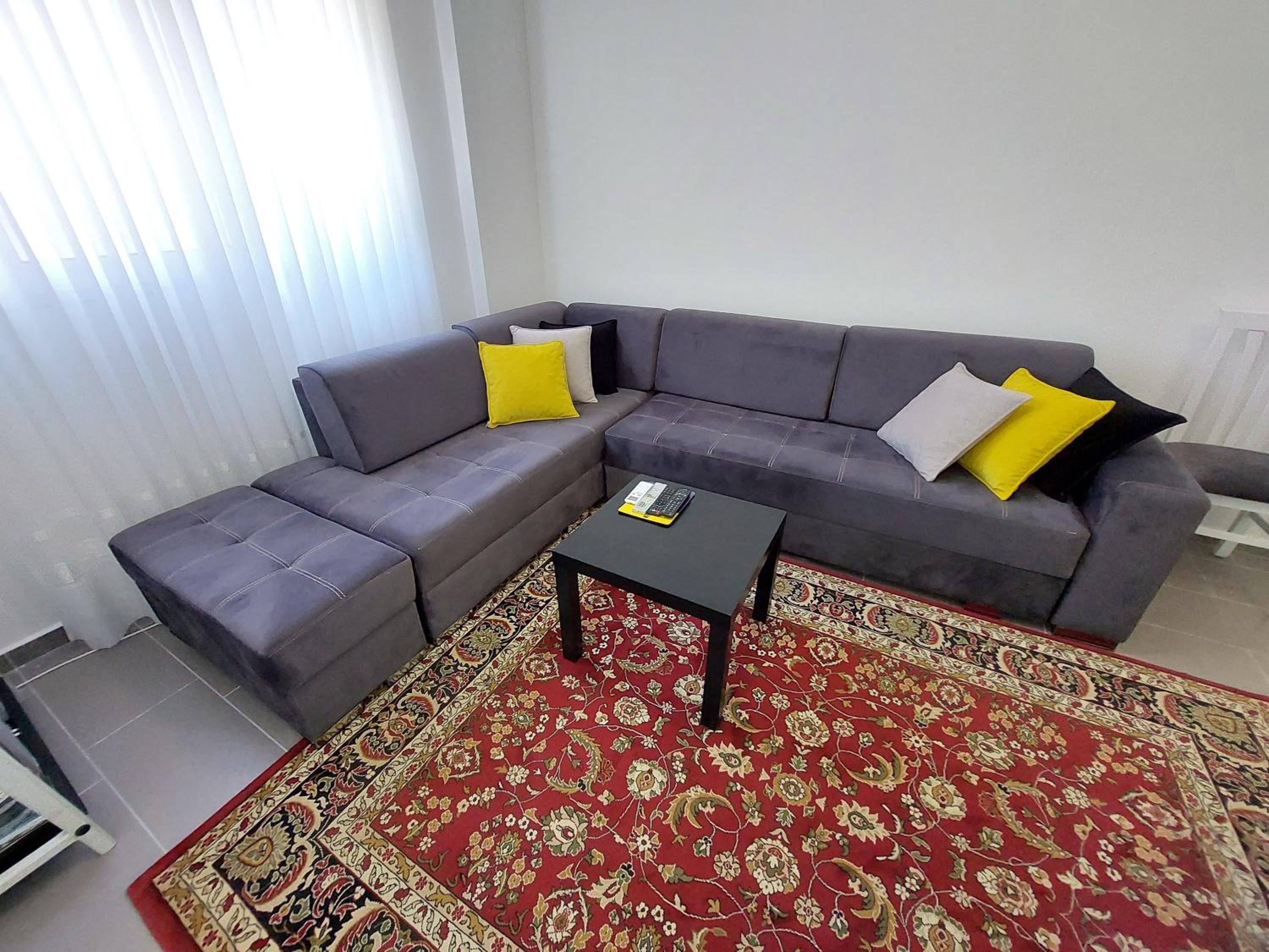 Tina's 1-bedroom condo apartment