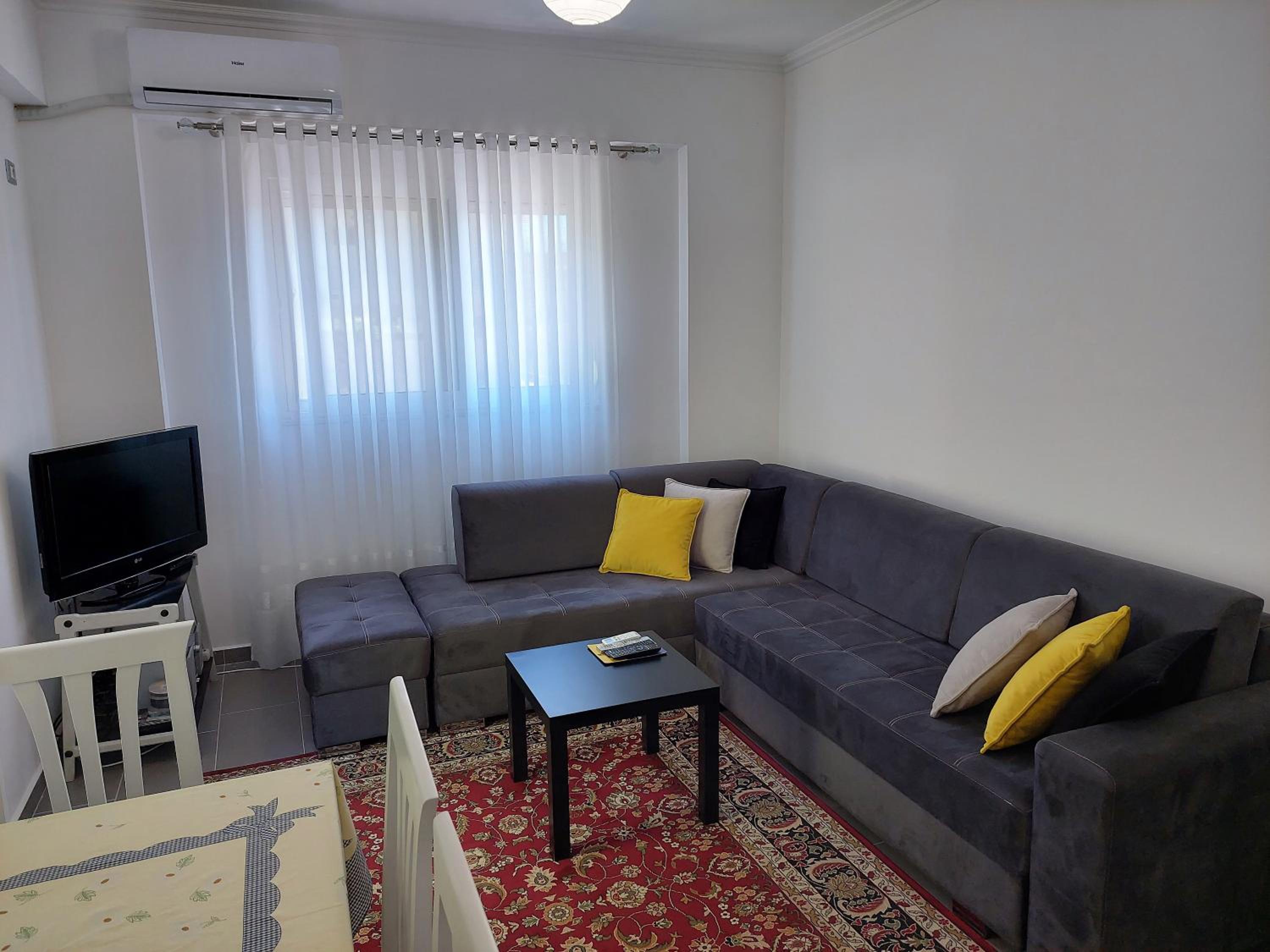 Tina's 1-bedroom condo apartment
