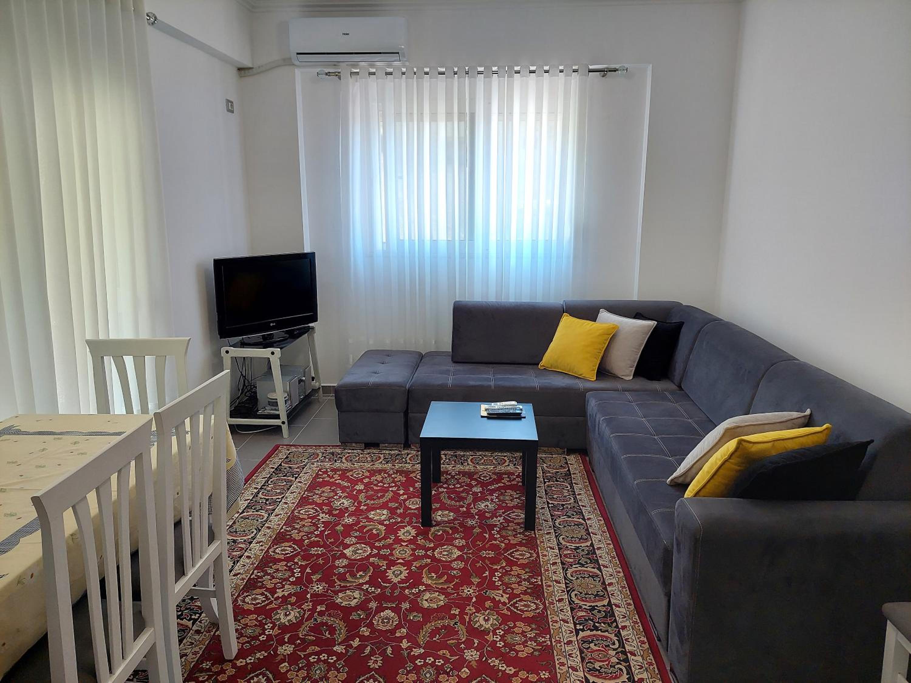 Tina's 1-bedroom condo apartment