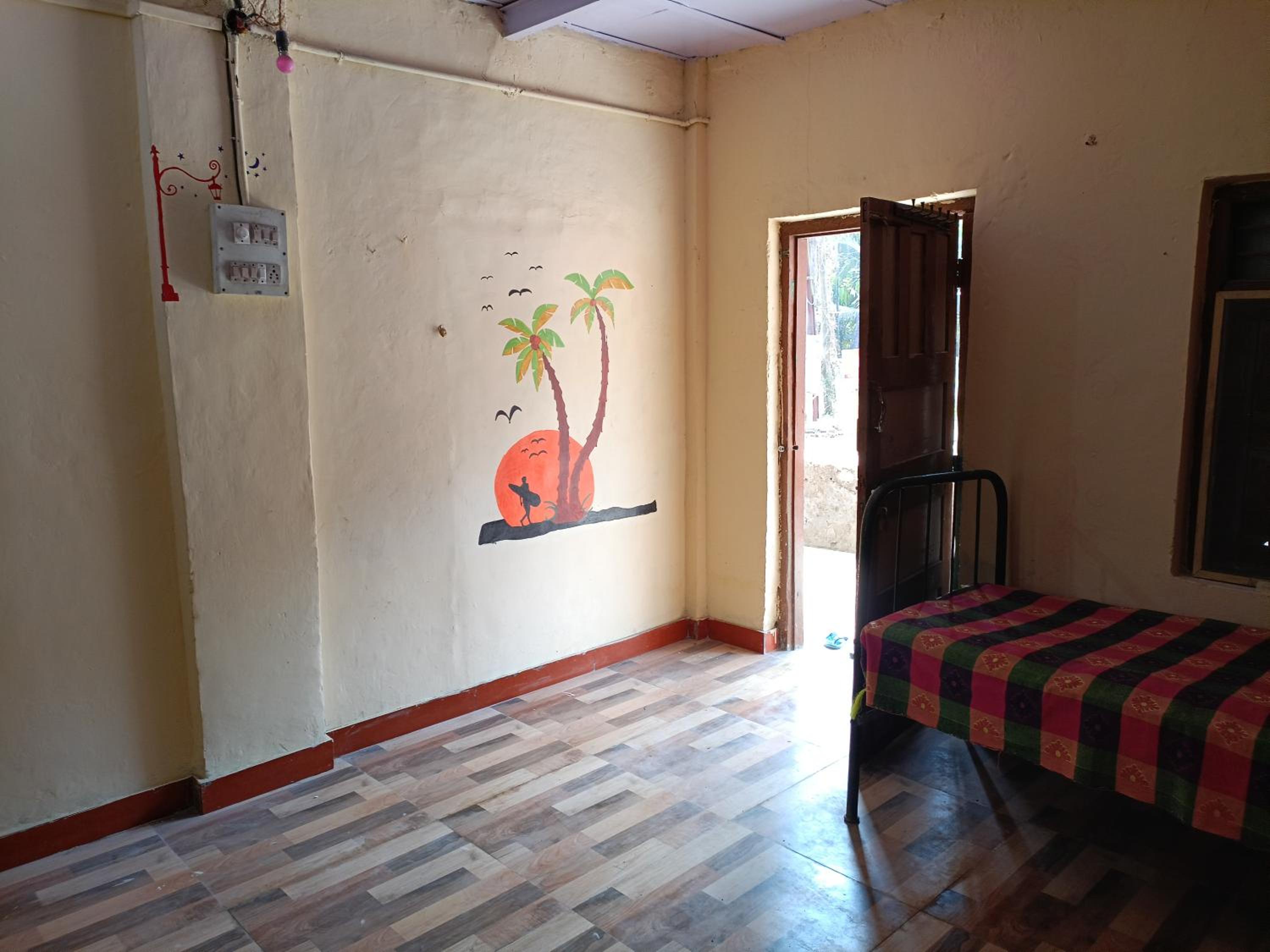 Parvati Niwas Homestay -5 Mins walking frm Revdanda Beach & Fort -Free Wifi & Coolers
