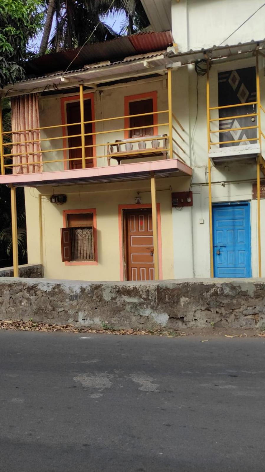Parvati Niwas Homestay -5 Mins walking frm Revdanda Beach & Fort -Free Wifi & Coolers