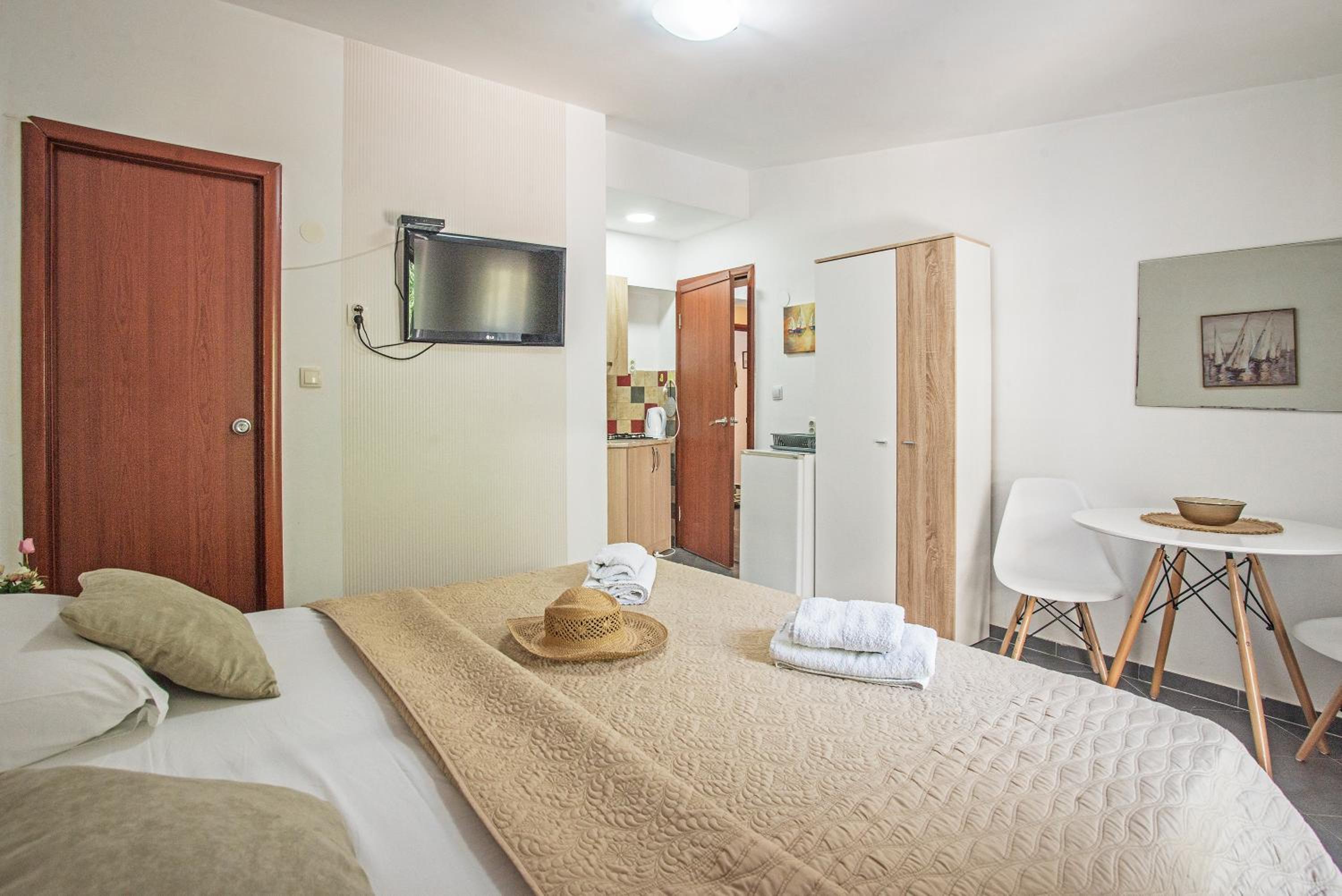 Apartments MaXhit