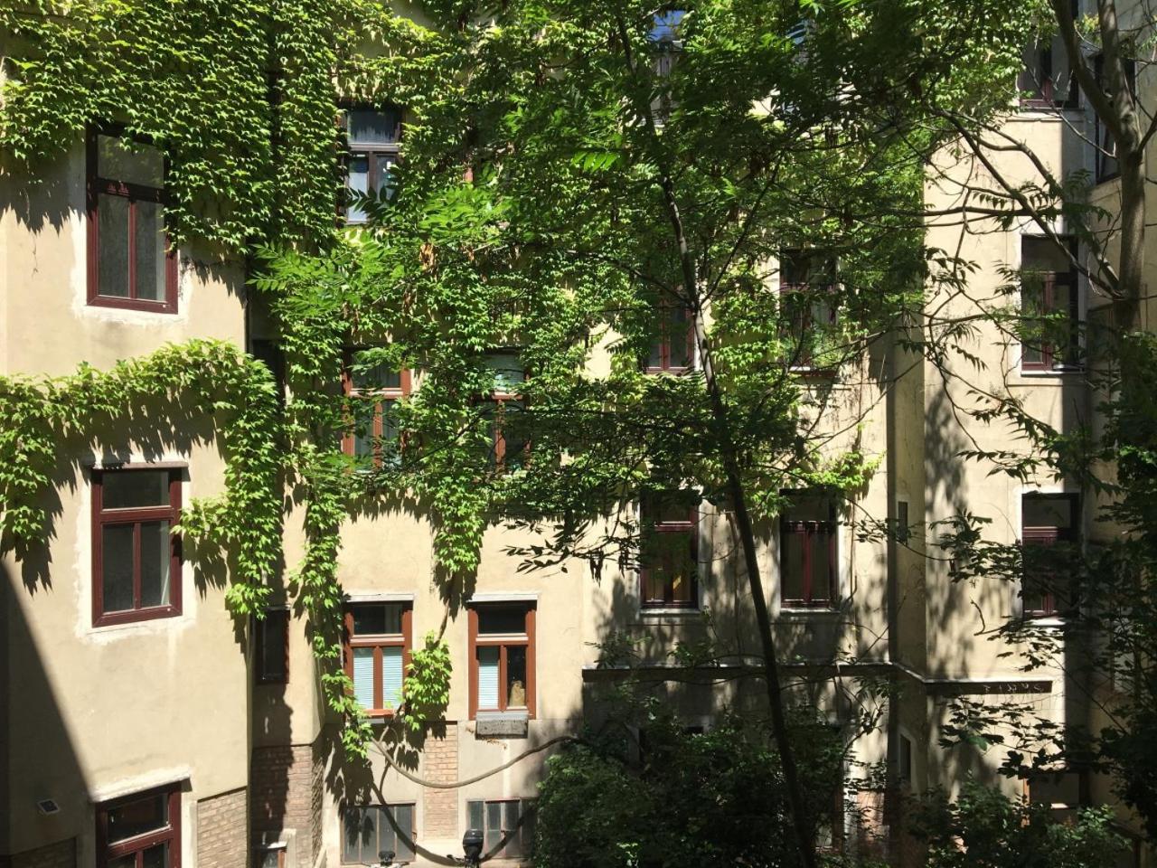 Vienna 1090