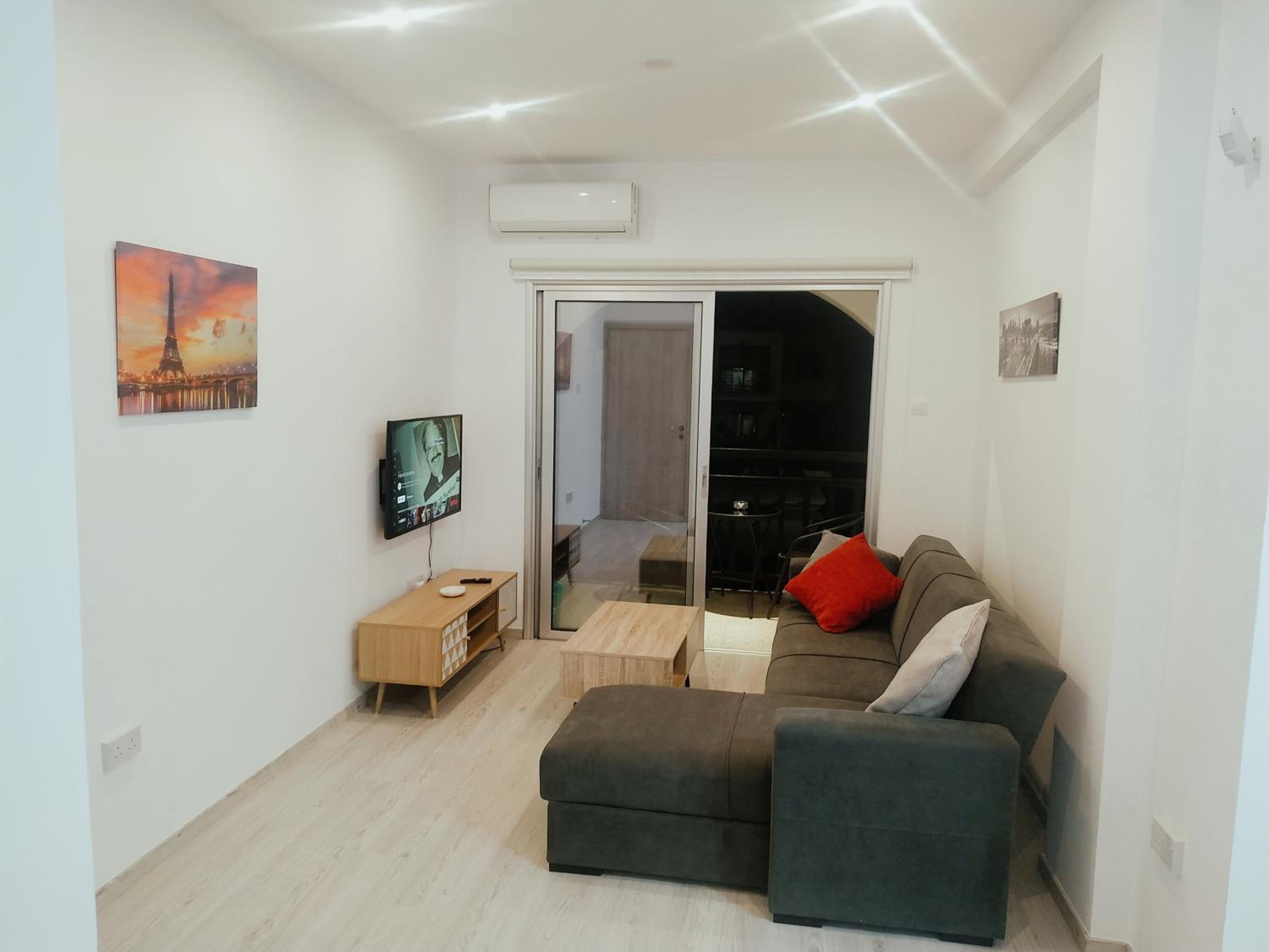 Charming Holiday Retreat Kato Paphos Apt 400m To The Beach view 4