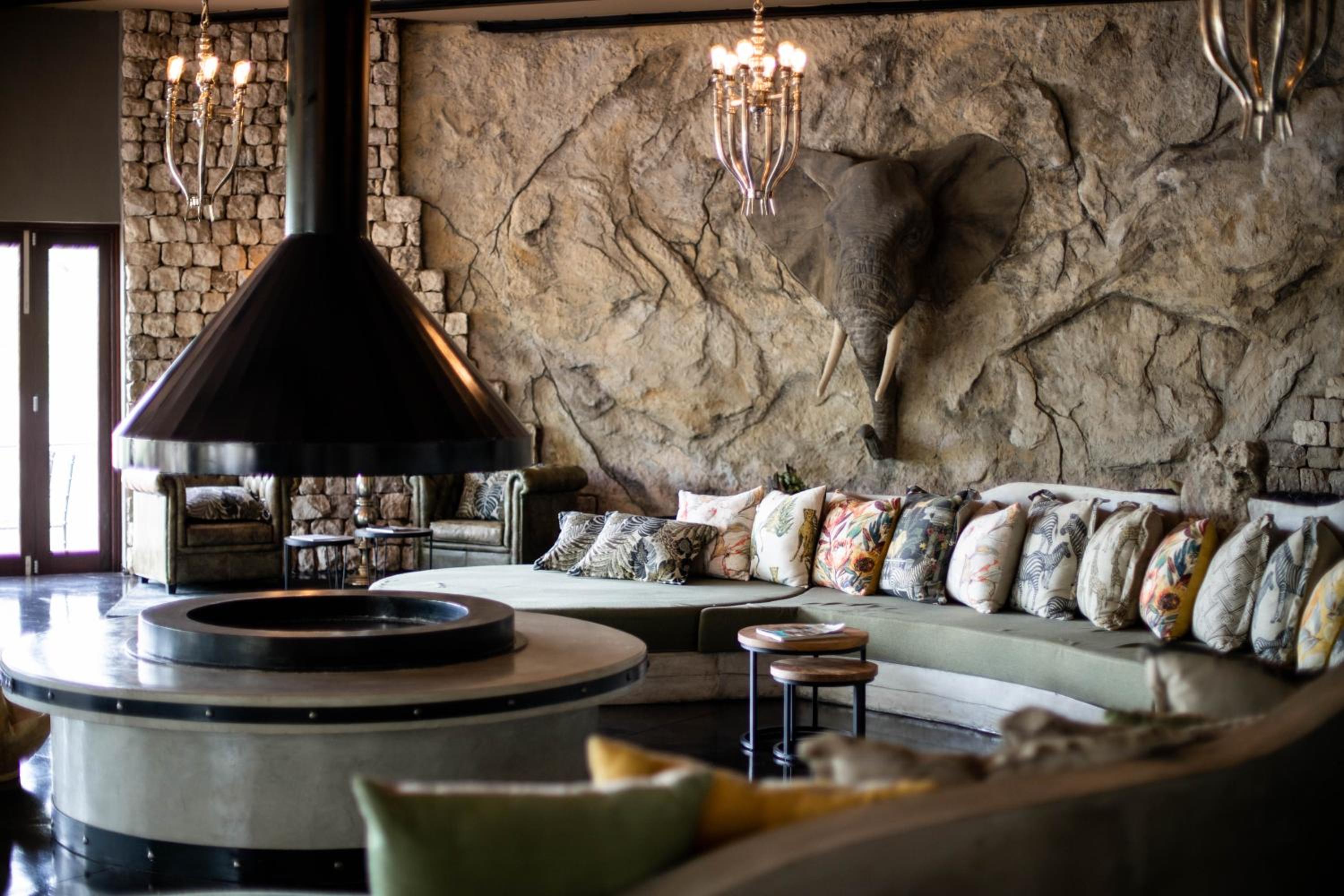 Etosha Oberland Lodge