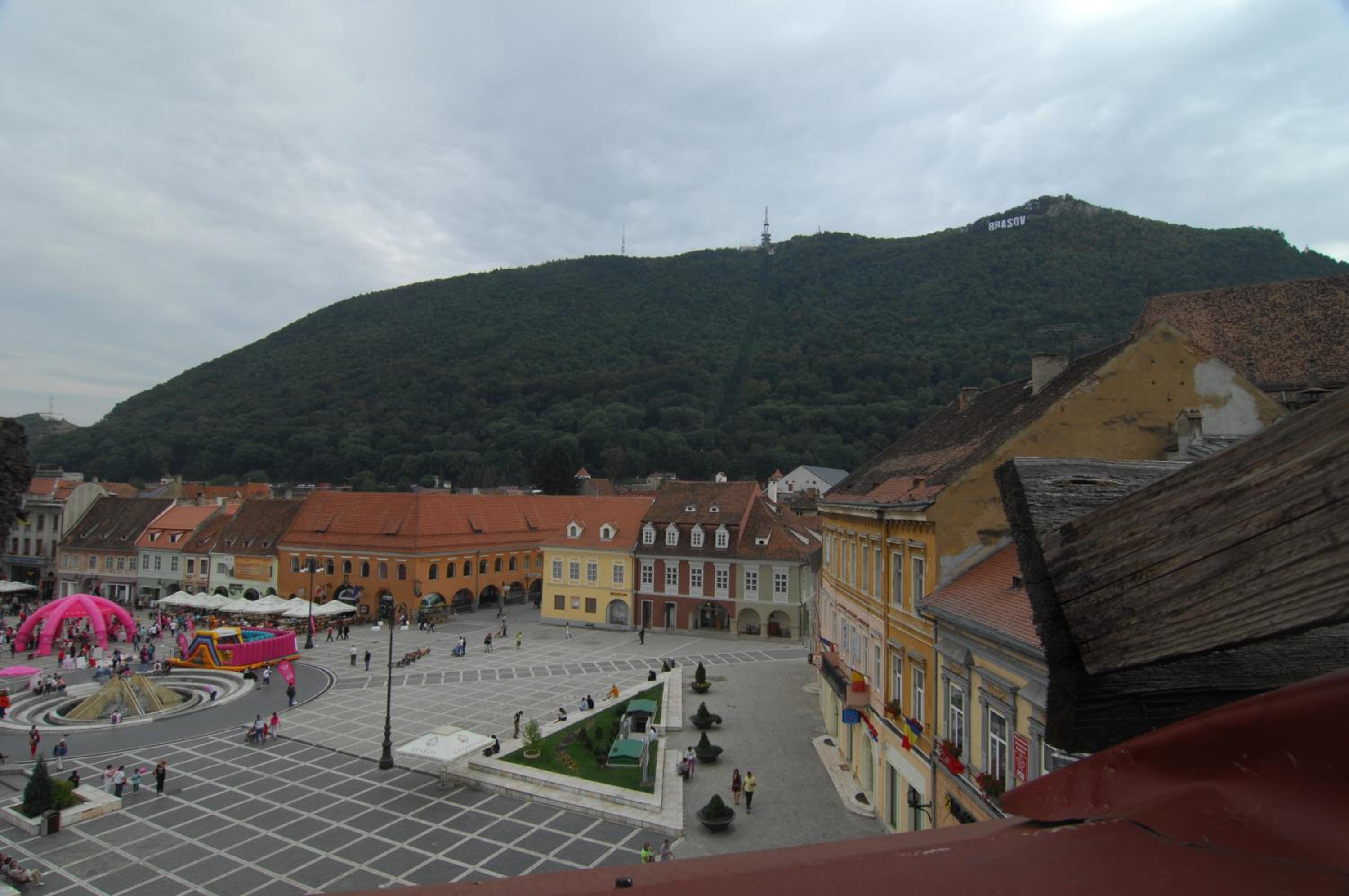 Main Square Apartments & More