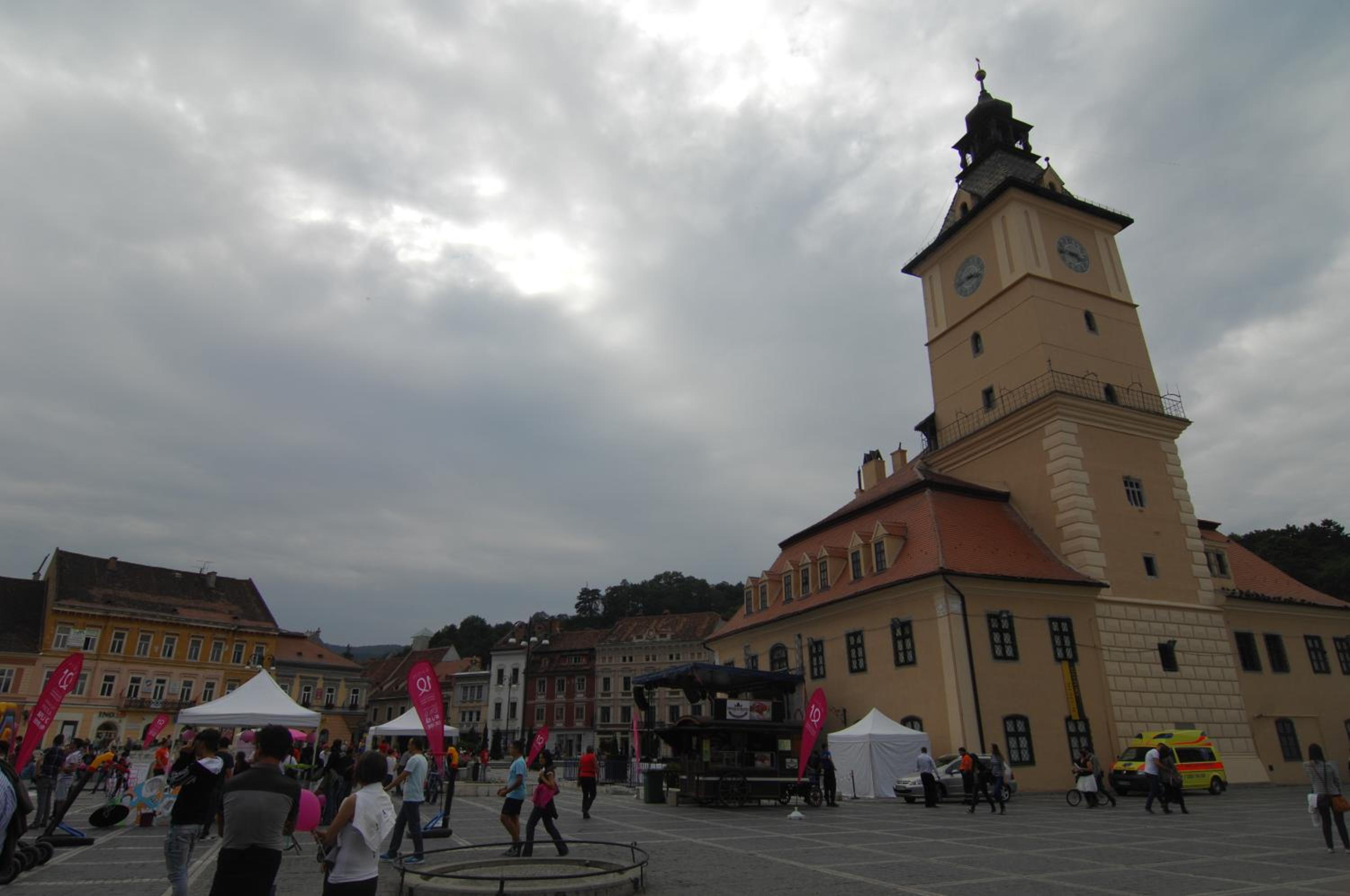 Main Square Apartments & More