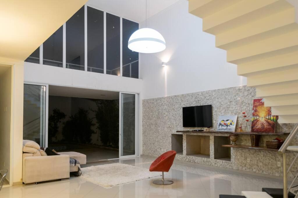 Casa Moderna e Contemporânea