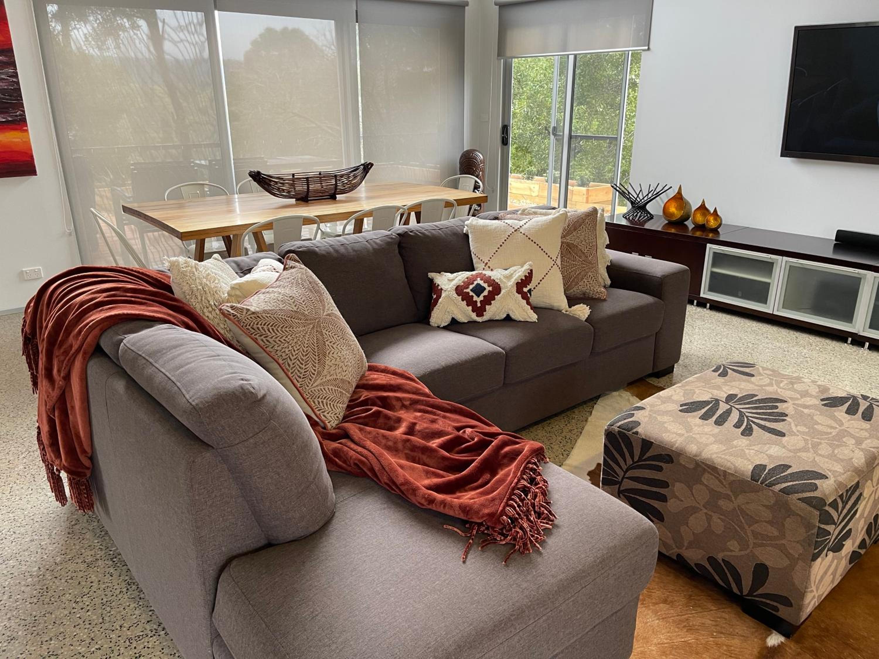 Damais - 4 king or 8 single beds WiFi, Netflix, Alexa, pet friendly