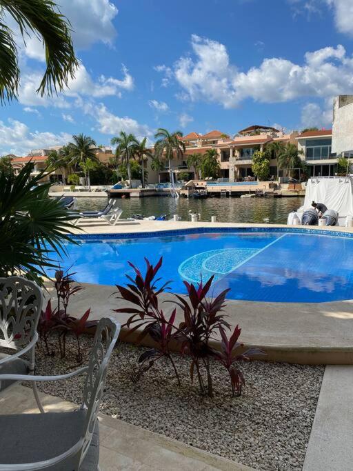 Waterfront 3 Bedroom Spacious Condo — photo 3
