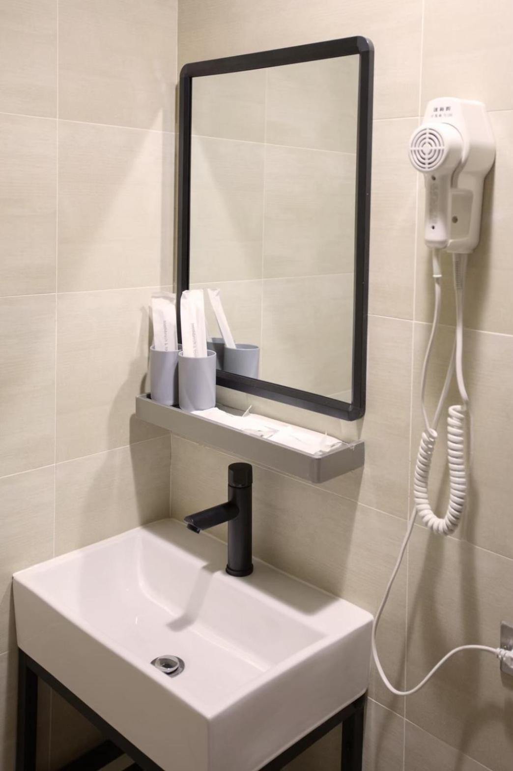 The Rooms Inn