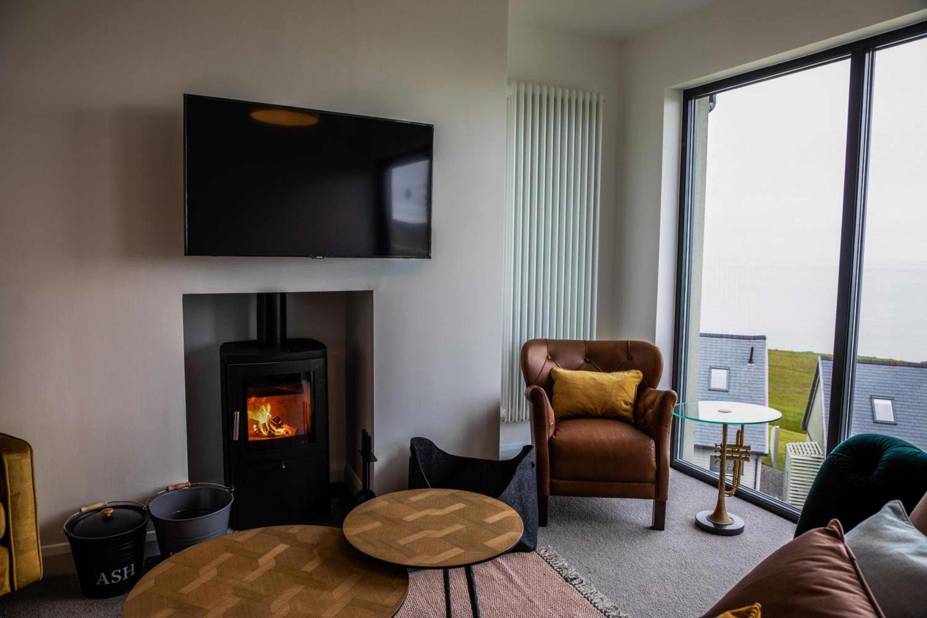 Residence 6 by Together Travel - Luxury 2-Bed Penthouse Apartment view 4