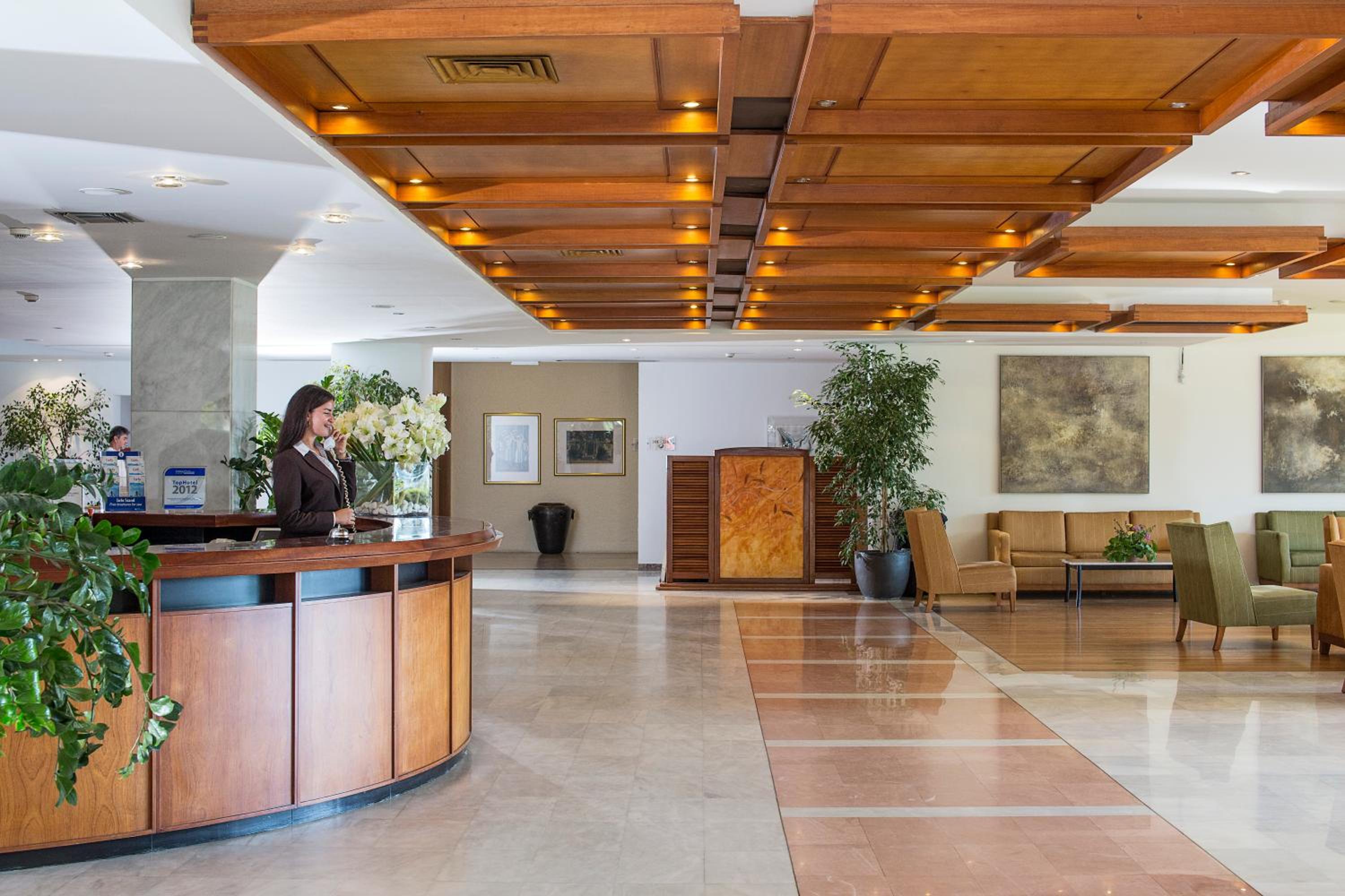 Kontokali Bay Resort & Spa