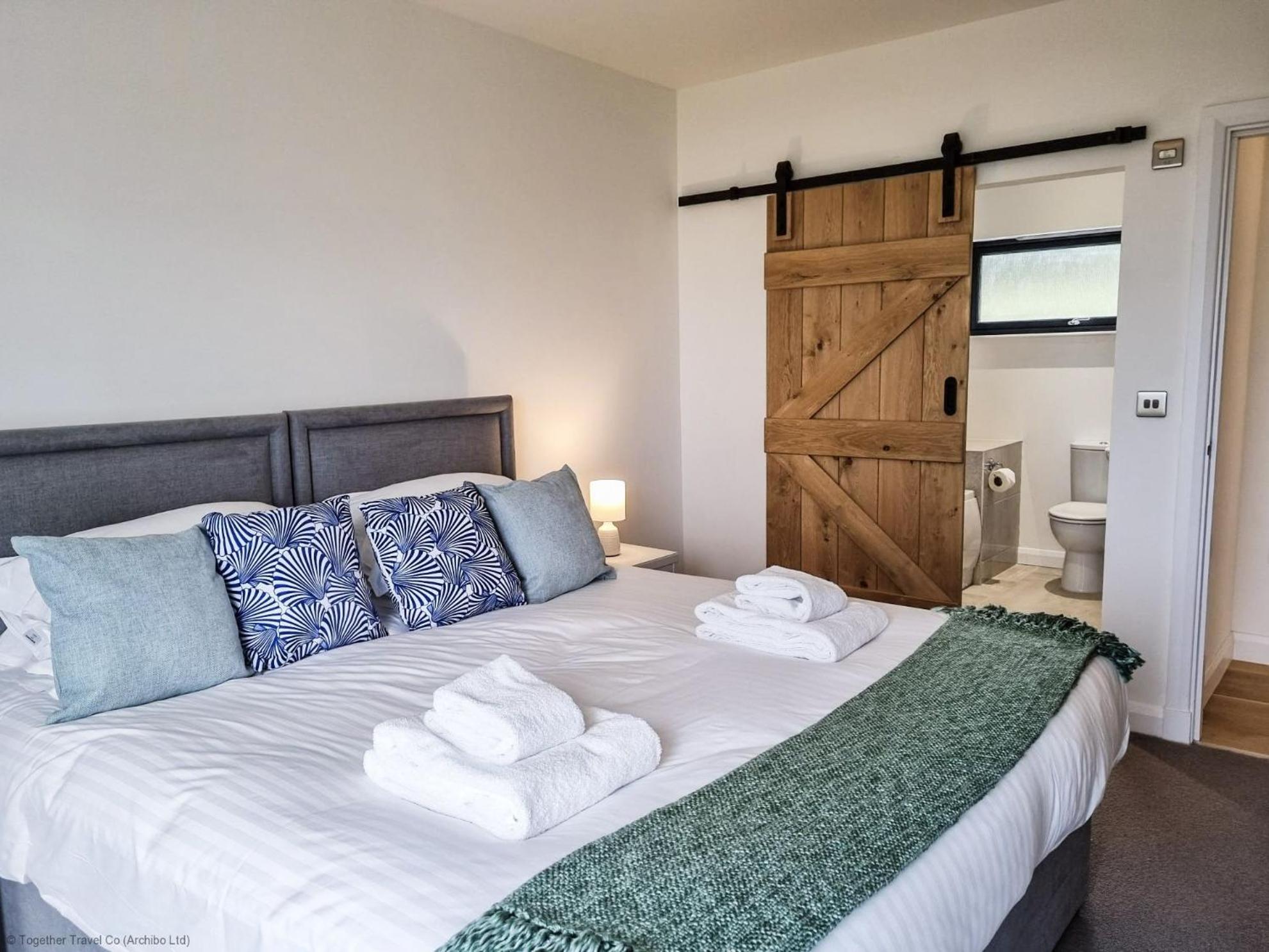 Cottage 16 by Together Travel - 3-Bedroom Coastal Retreat view 3