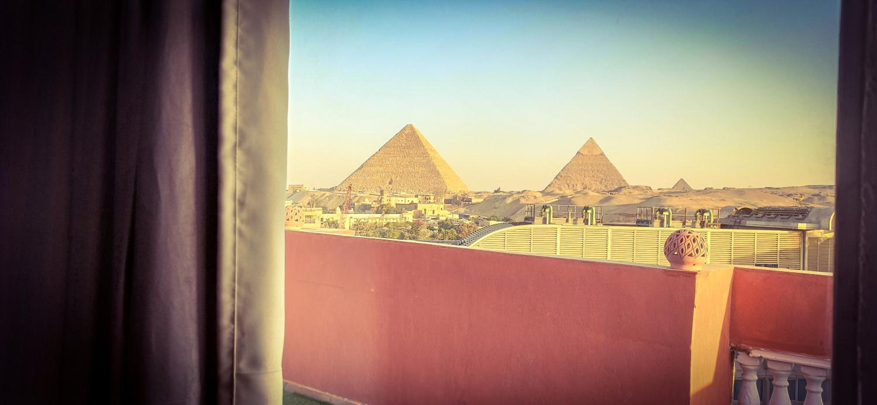 Grand Pyramids Inn