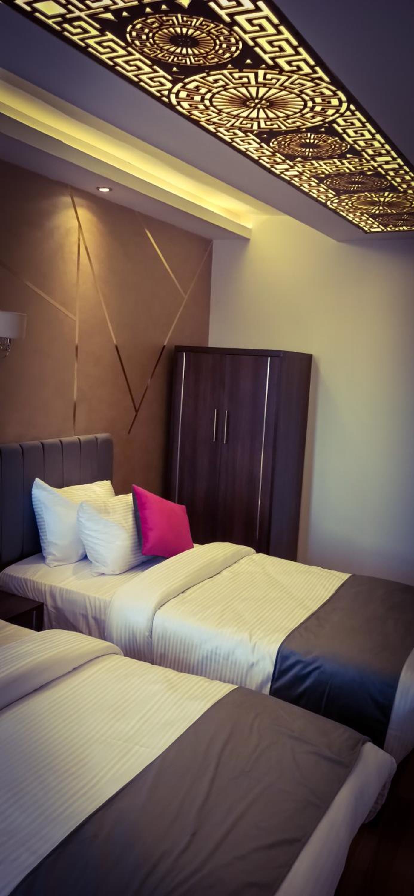 Grand Pyramids Inn