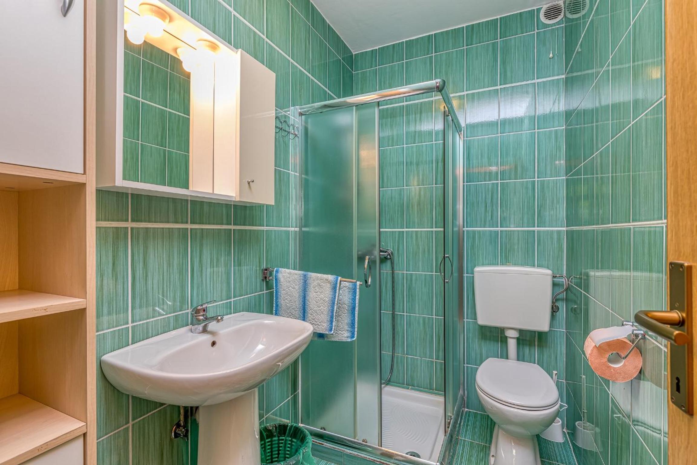 Apartments Baštovanović en Rovinj — bathroom