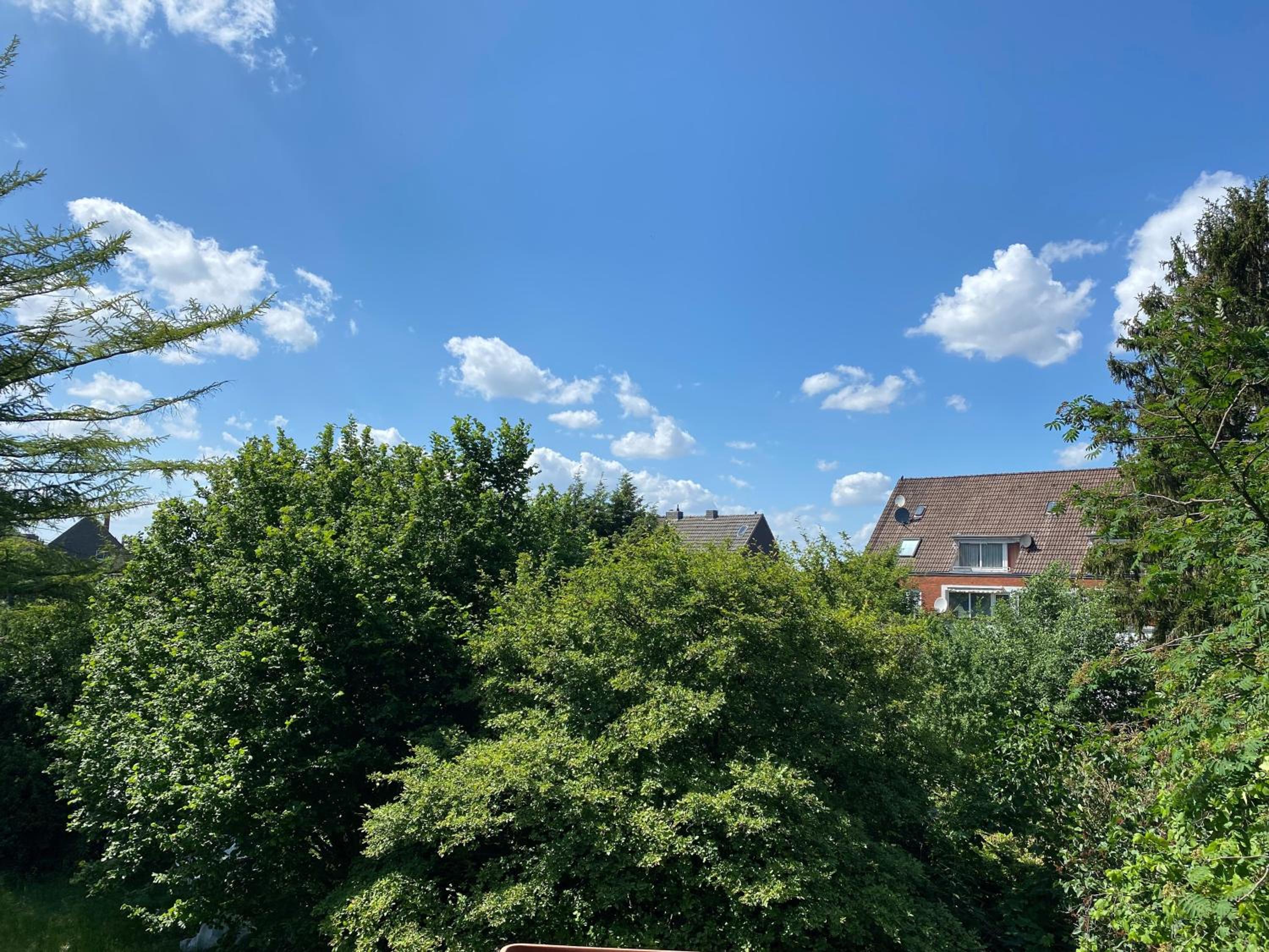 Schöne, möblierte Wohnung mit Balkon und Tiefgarage