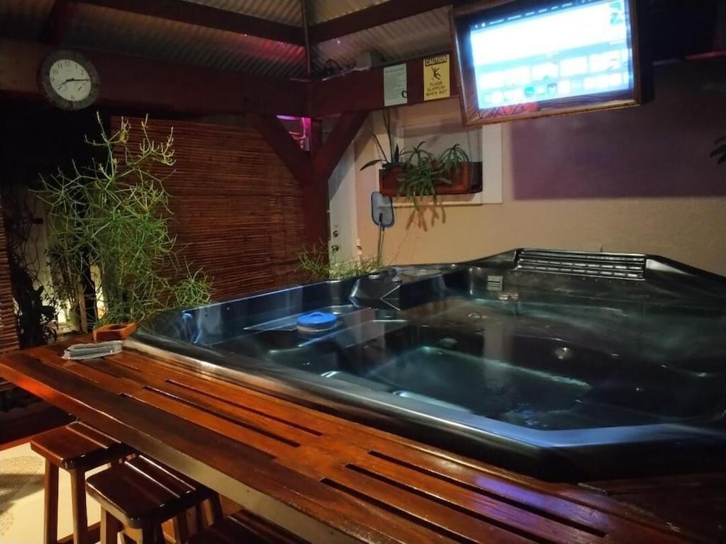 Hotel Tampa Bay beautiful apartment and private jacuzzi - Image 1