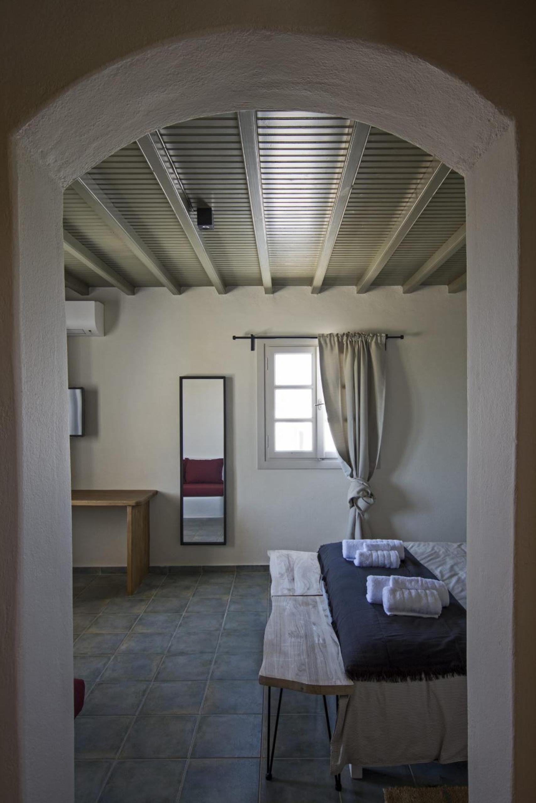 Mykonos Traditional Home Tavros view 2