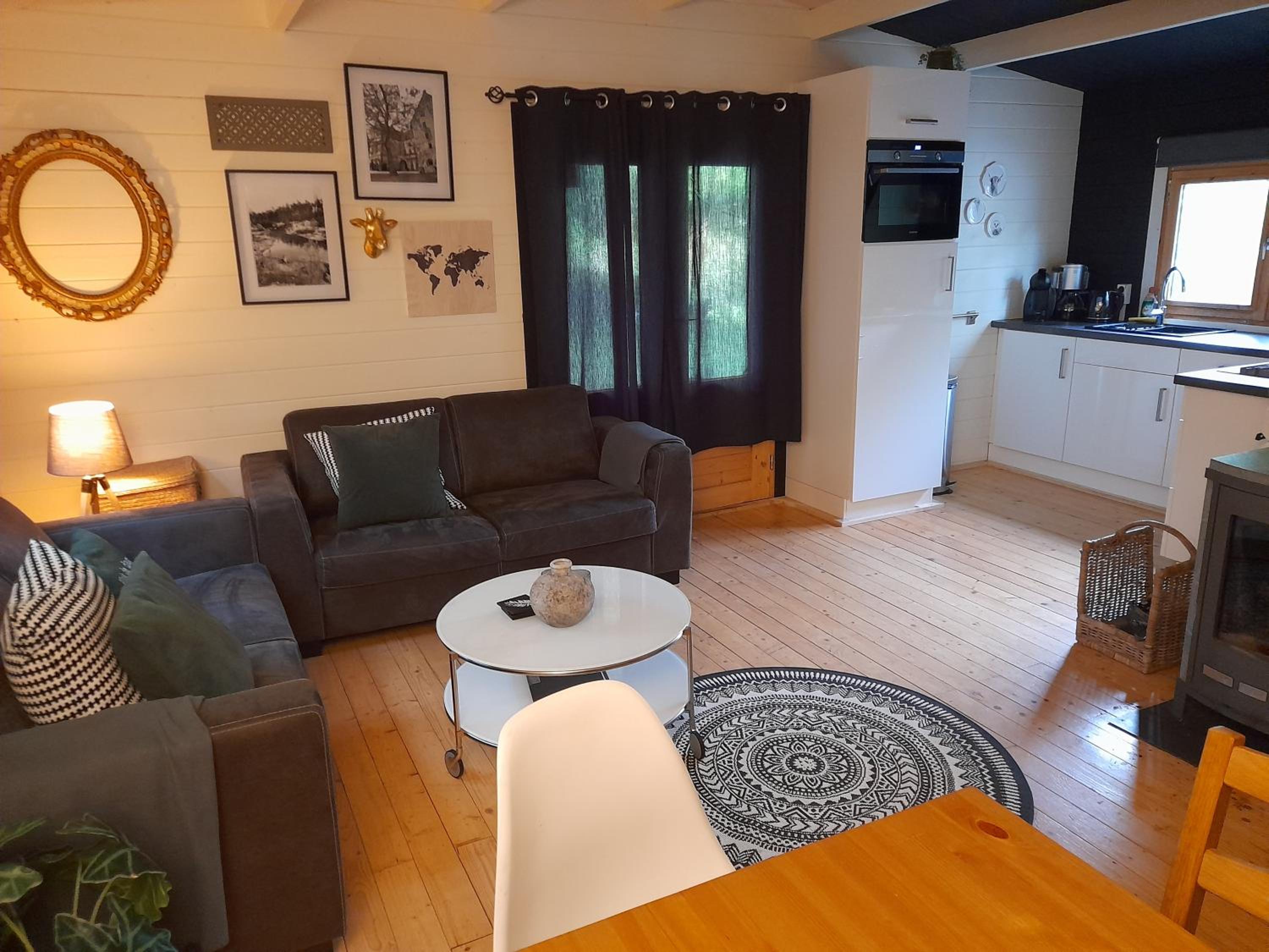 Carpe Diem, het ruime chalet met houtkachel nabij Wildlands Emmen