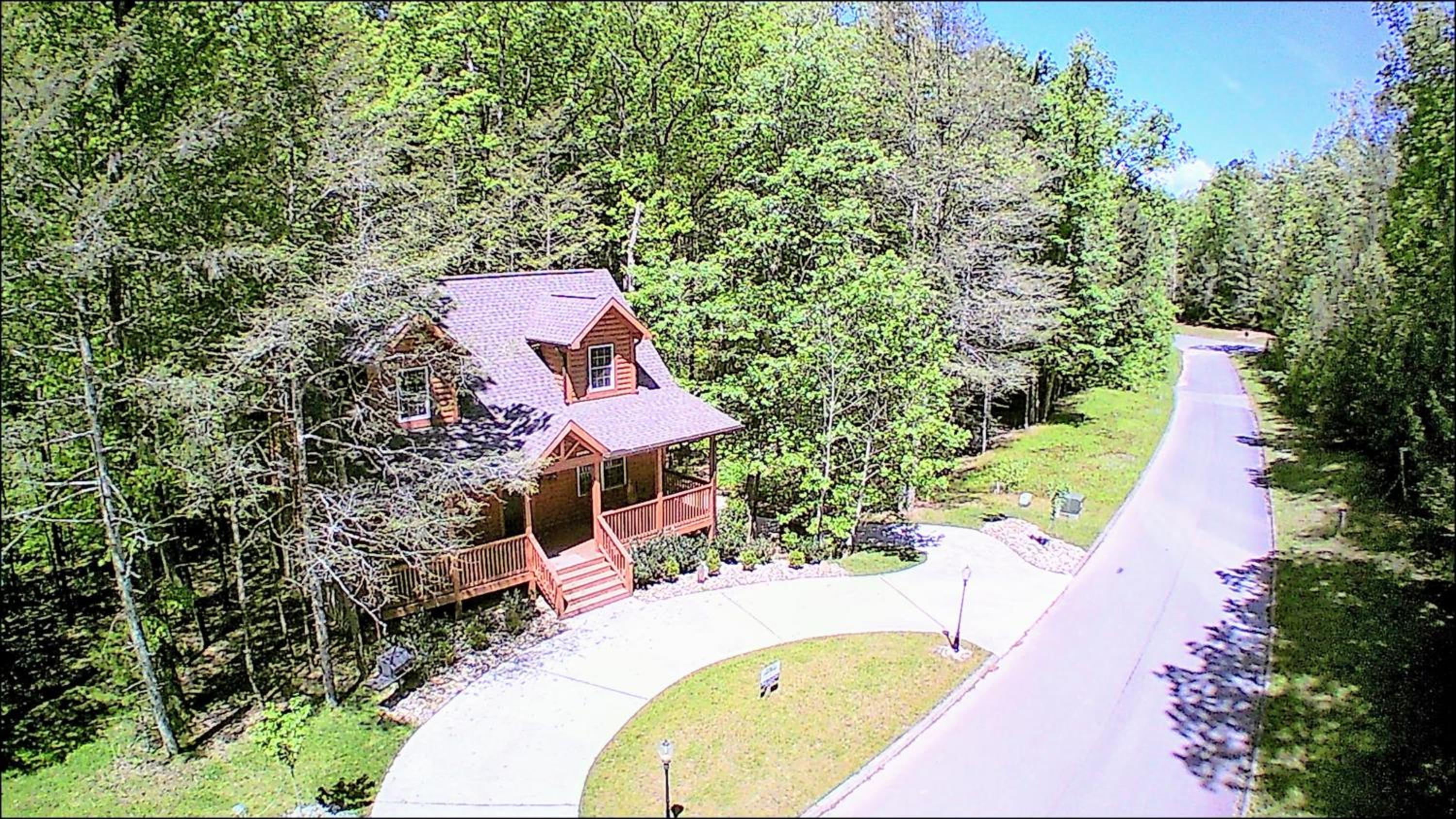 FREE Tickets! Hidden Cove CabinEV Charger, Hot Tub, Fire Pit, in Peaceful Wears Valley view 2