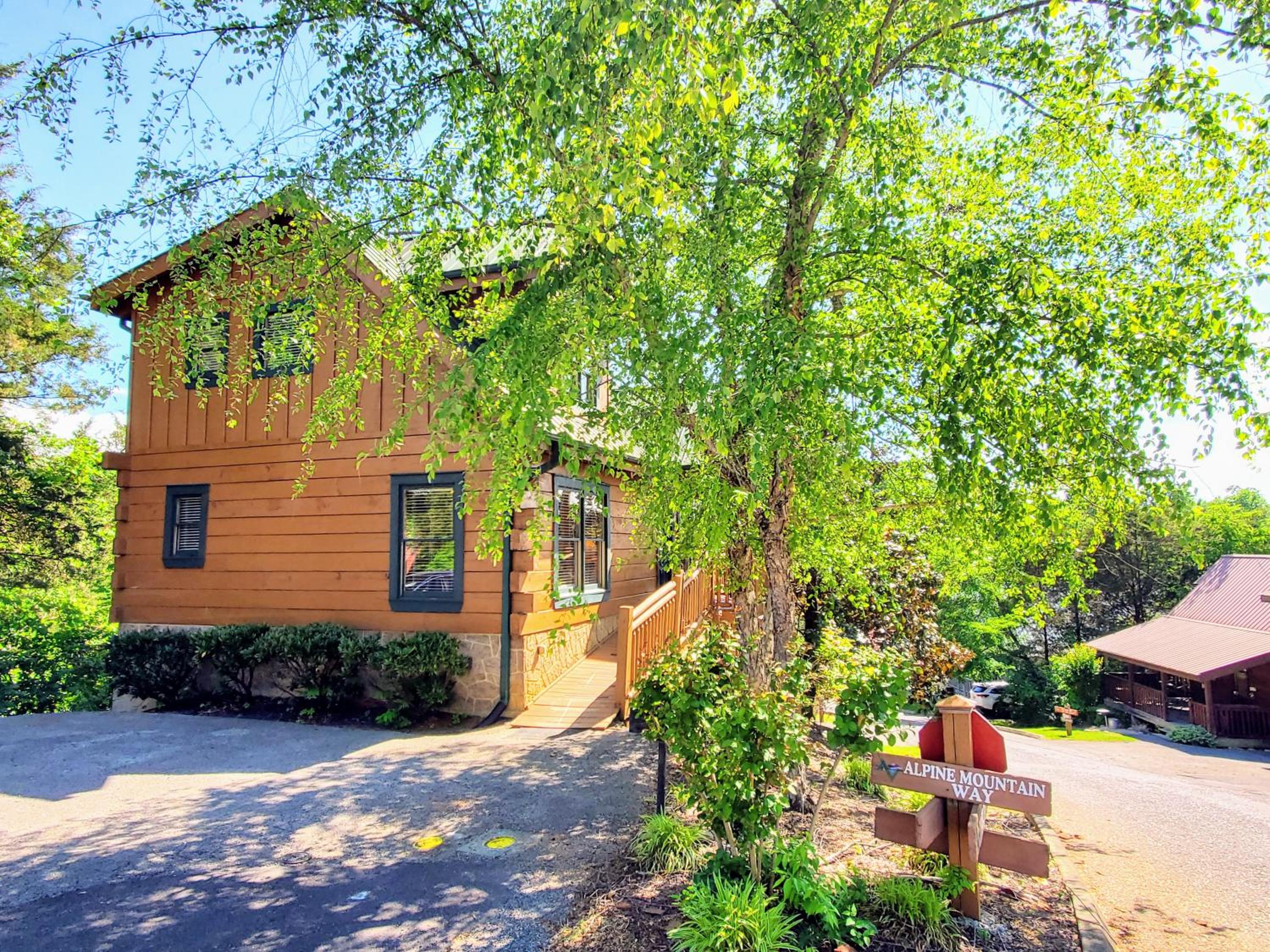 FREE Daily Tickets-Soaring Eagle Family Cabin w Resort Pool view 2