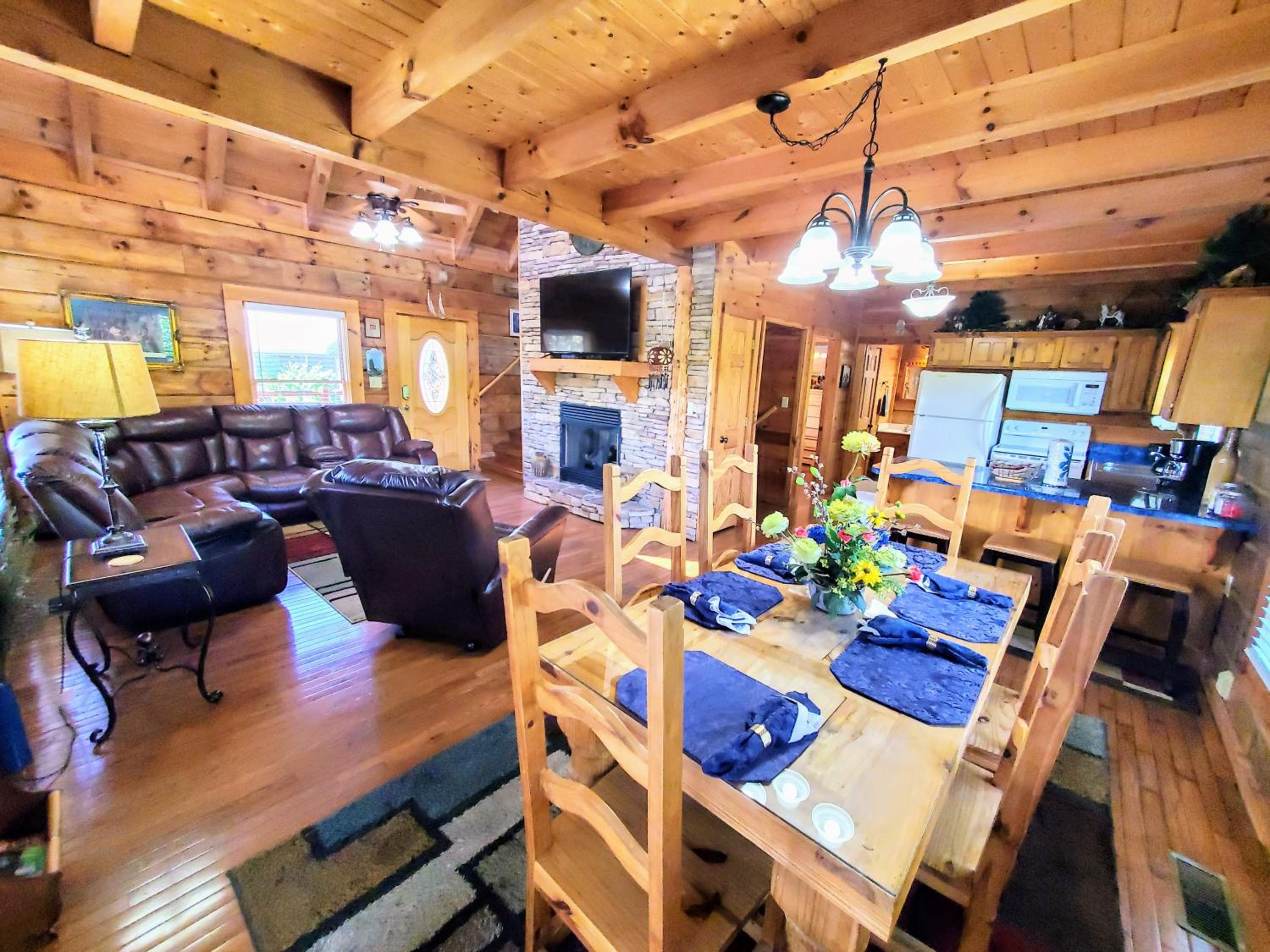 FREE Daily Tickets-Soaring Eagle Family Cabin w Resort Pool view 5