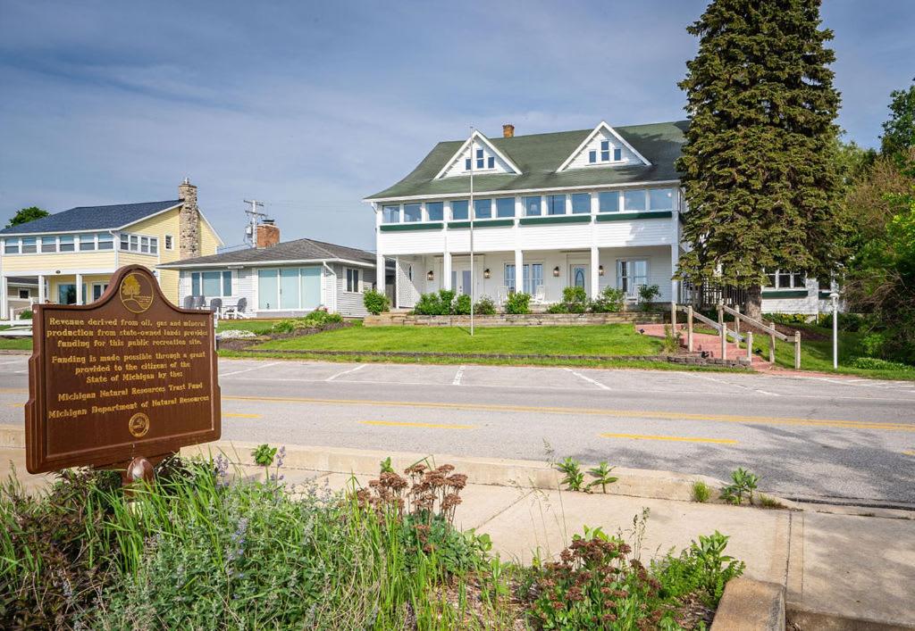 Inn at Beulah Beach on Crystal Lake view 4