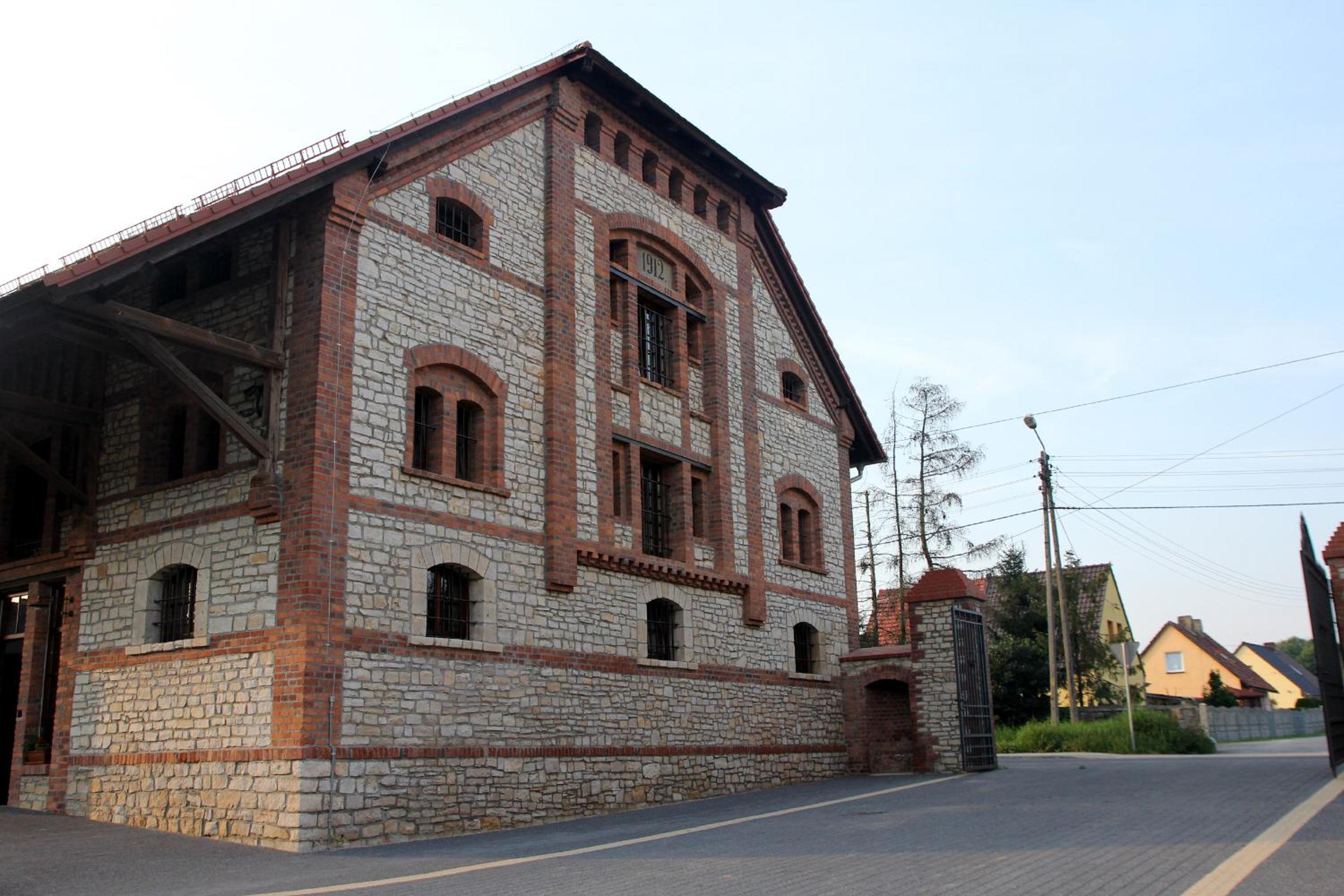 Photo 8