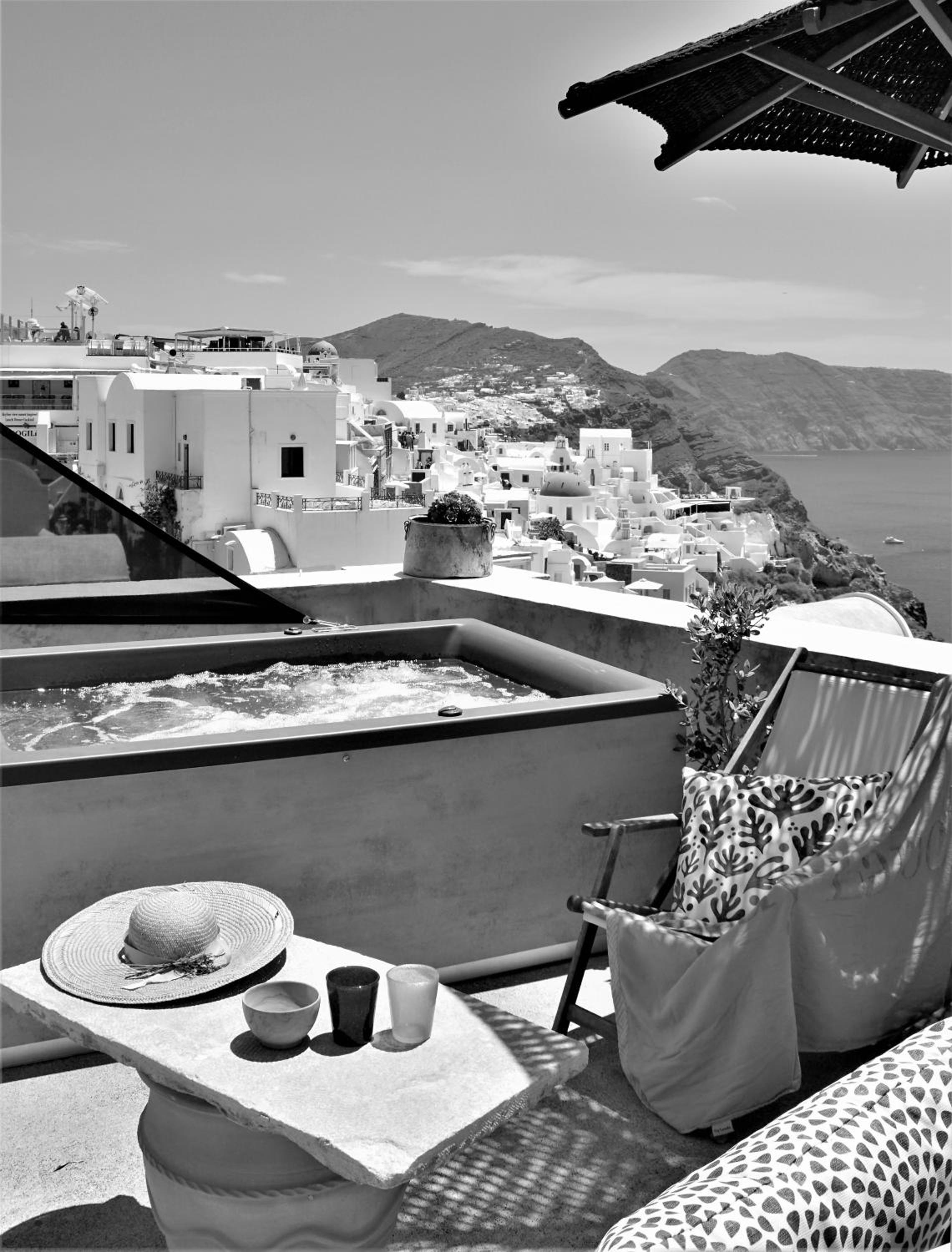 Villa Oasis Oia with Caldera View photo 2