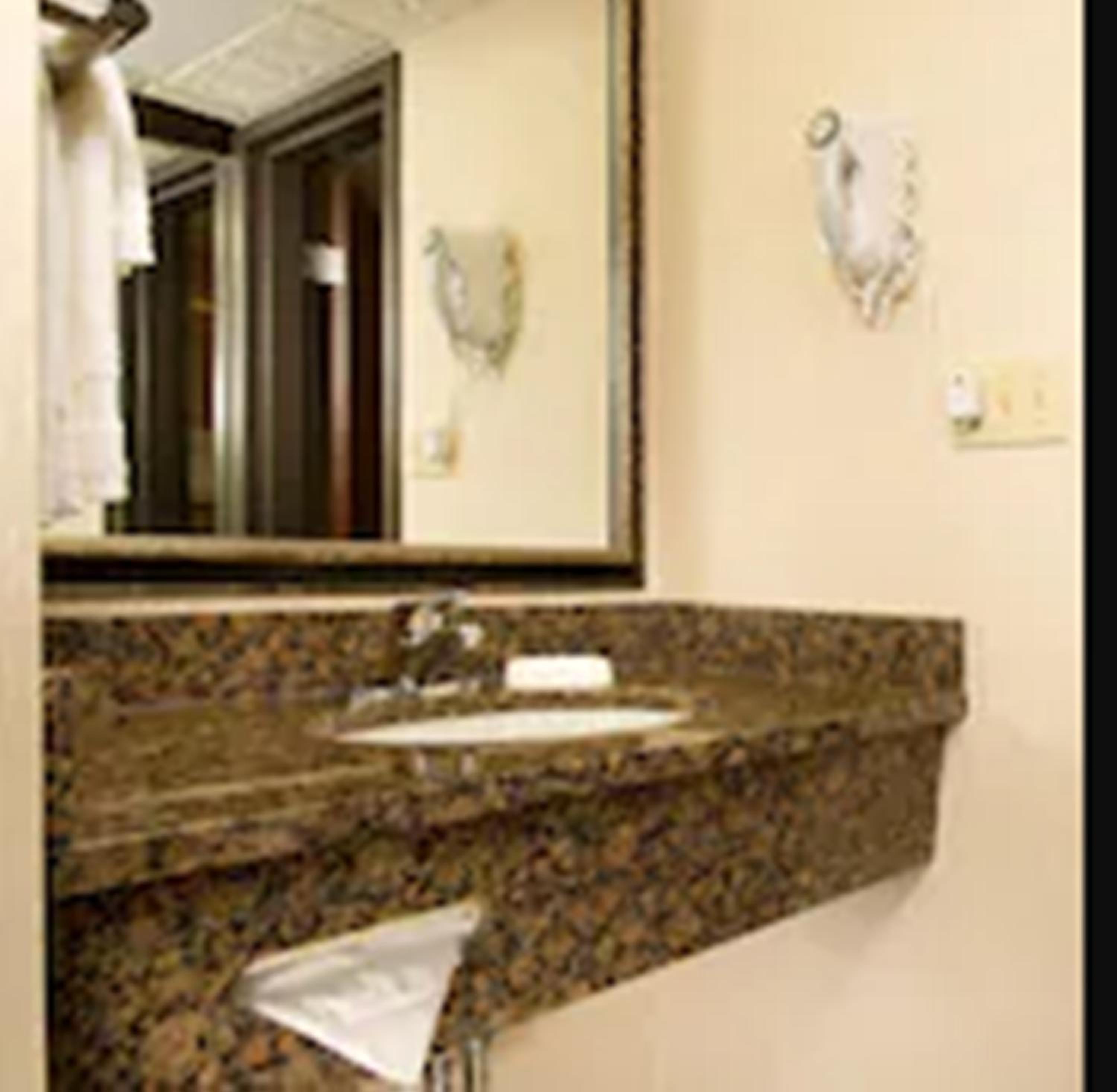 Hotel Lotus Kansas City Merriam - Property Image 6