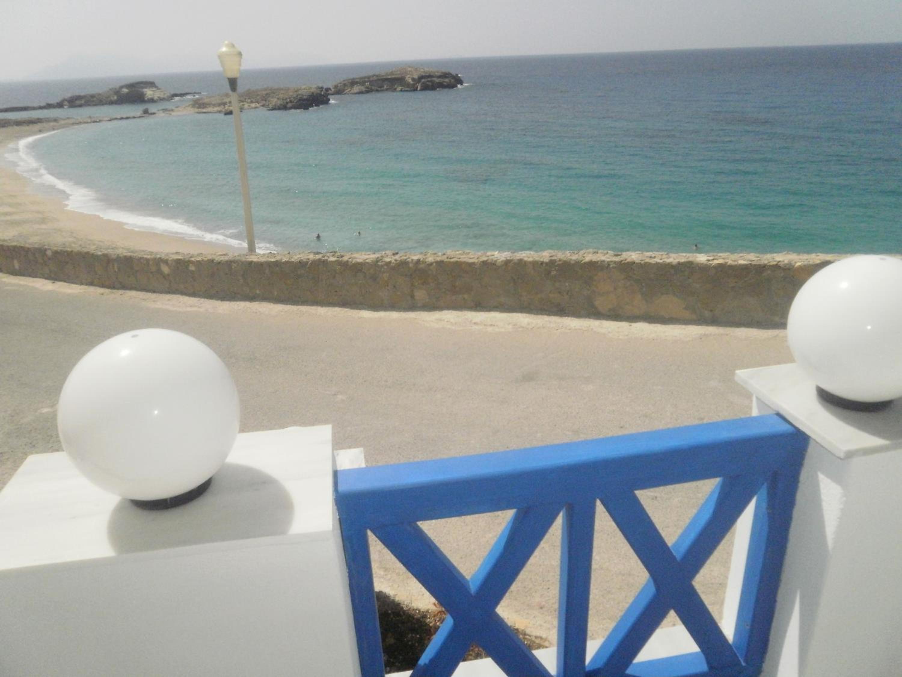 Blue and White Studios & Apartments