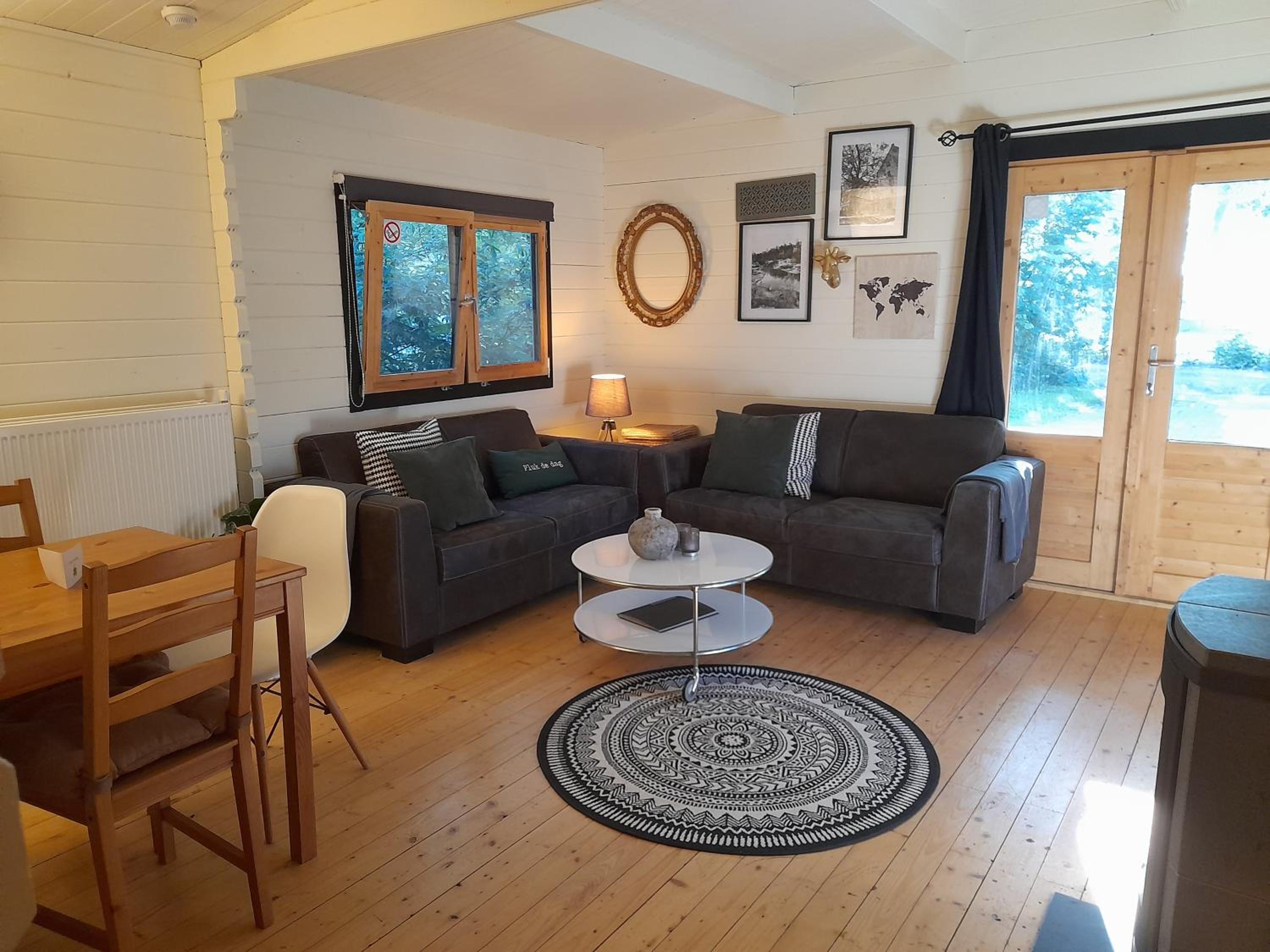 Carpe Diem, het ruime chalet met houtkachel nabij Wildlands Emmen