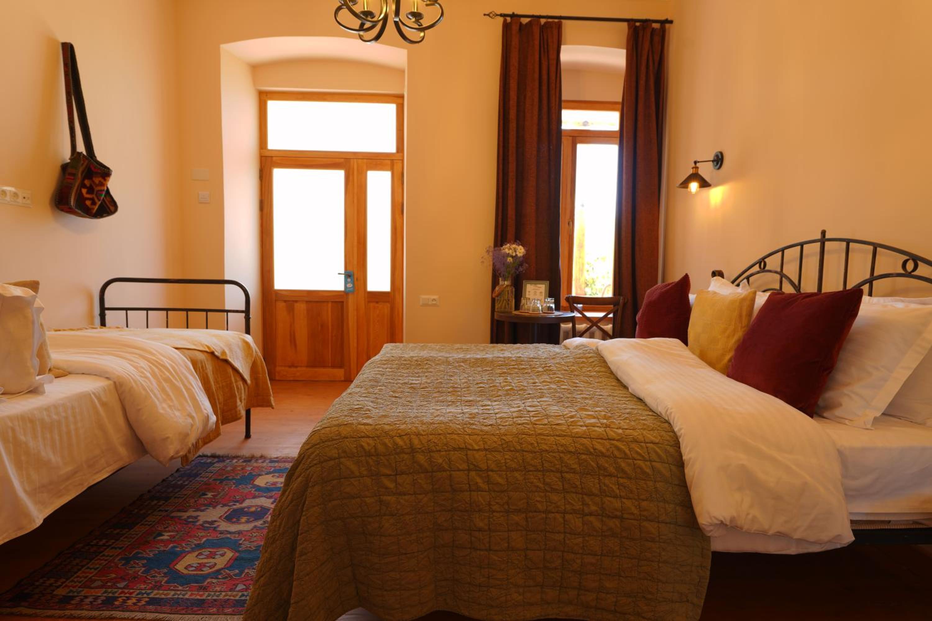 Toon Armeni Guest House