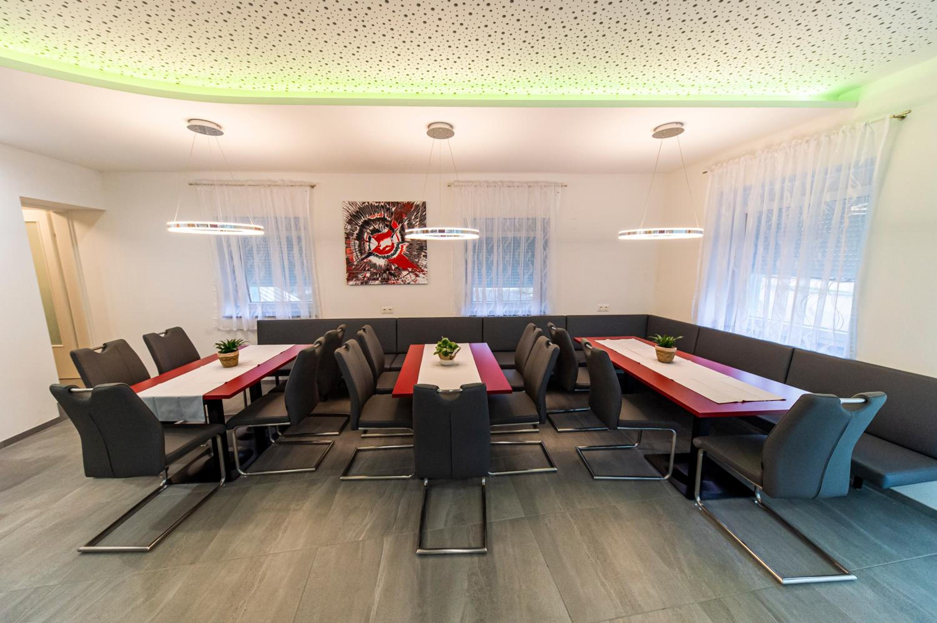 Zeltweg-Rooms