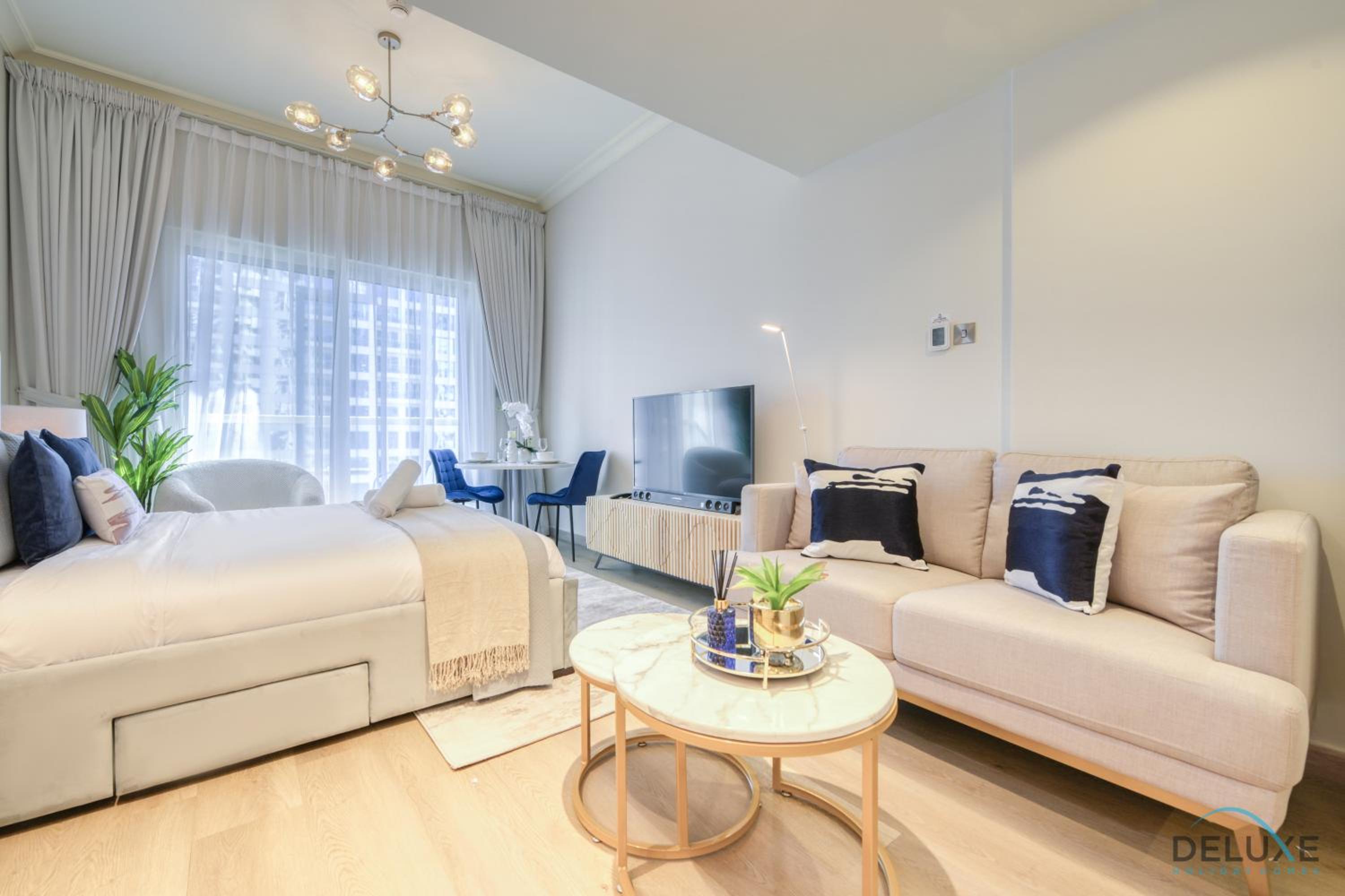 Stunning Studio at Marina Views A Dubai Marina by Deluxe Holiday Homes