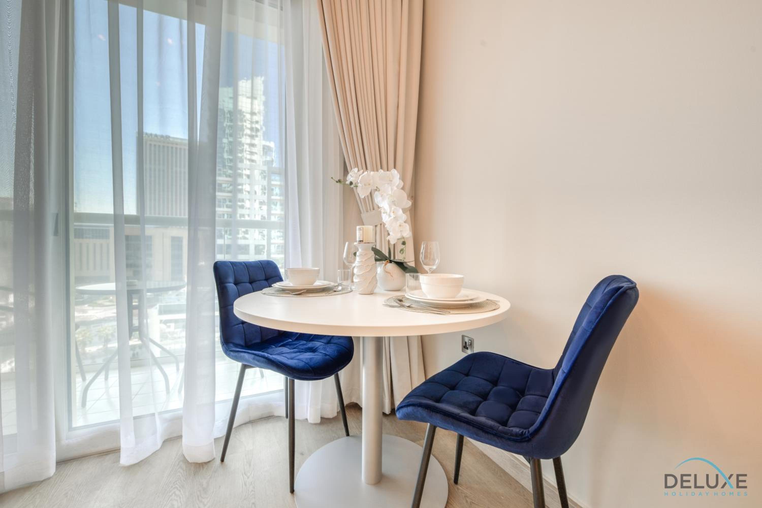 Stunning Studio at Marina Views A Dubai Marina by Deluxe Holiday Homes