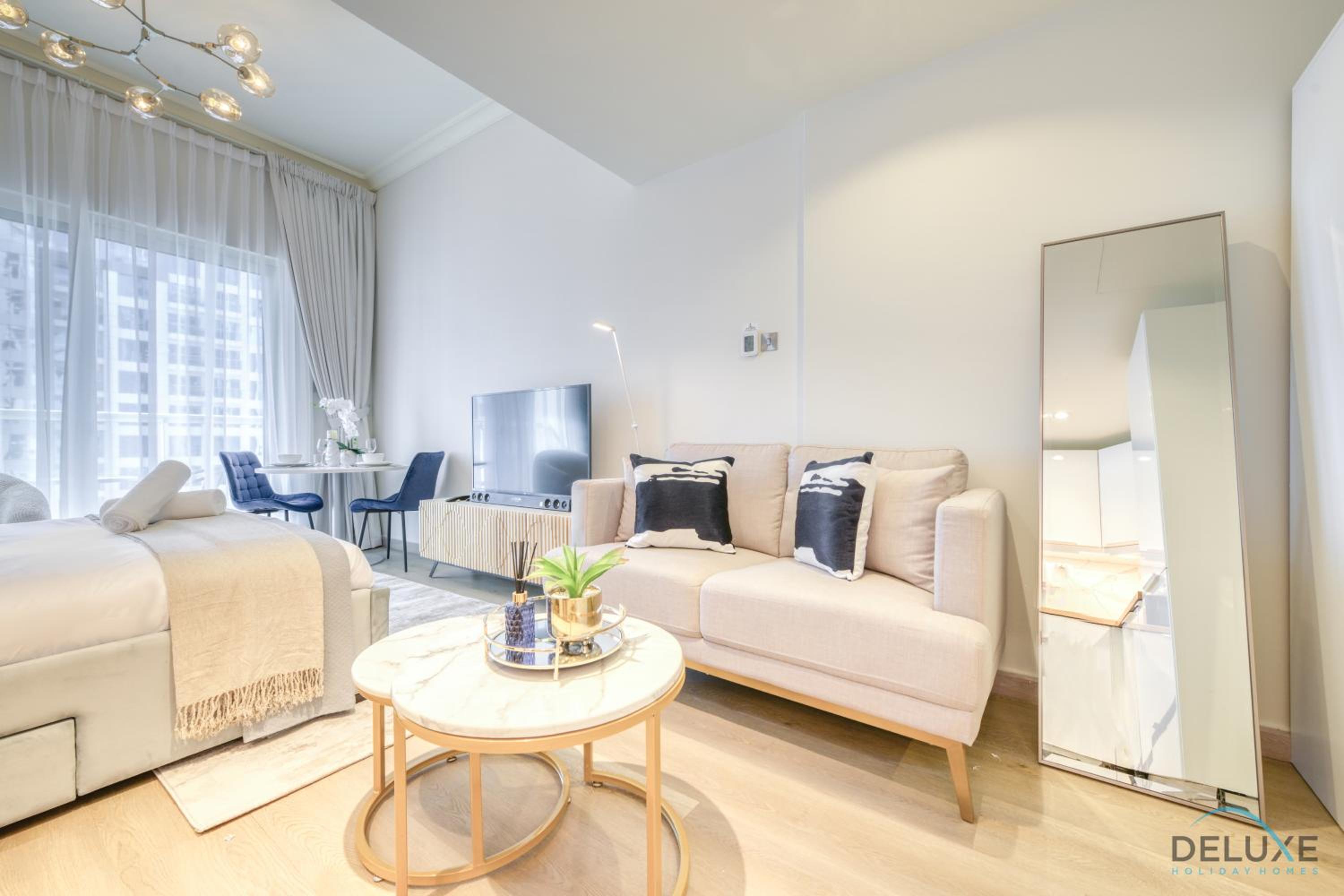 Stunning Studio at Marina Views A Dubai Marina by Deluxe Holiday Homes