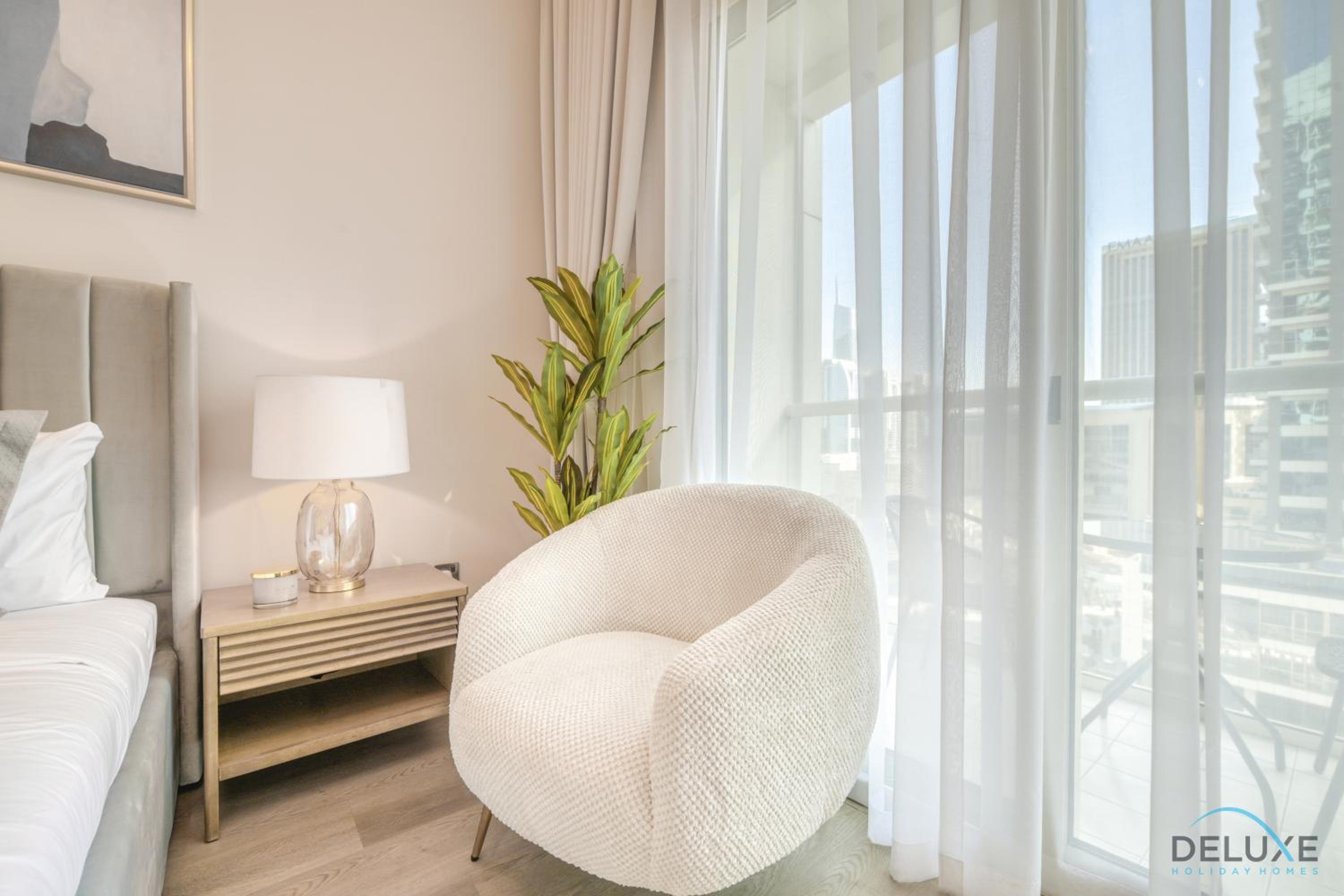 Stunning Studio at Marina Views A Dubai Marina by Deluxe Holiday Homes