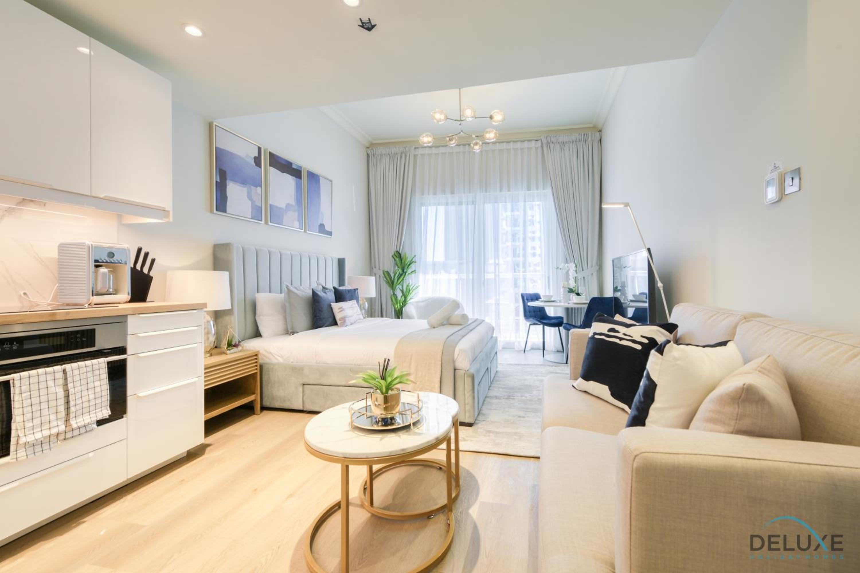 Stunning Studio at Marina Views A Dubai Marina by Deluxe Holiday Homes
