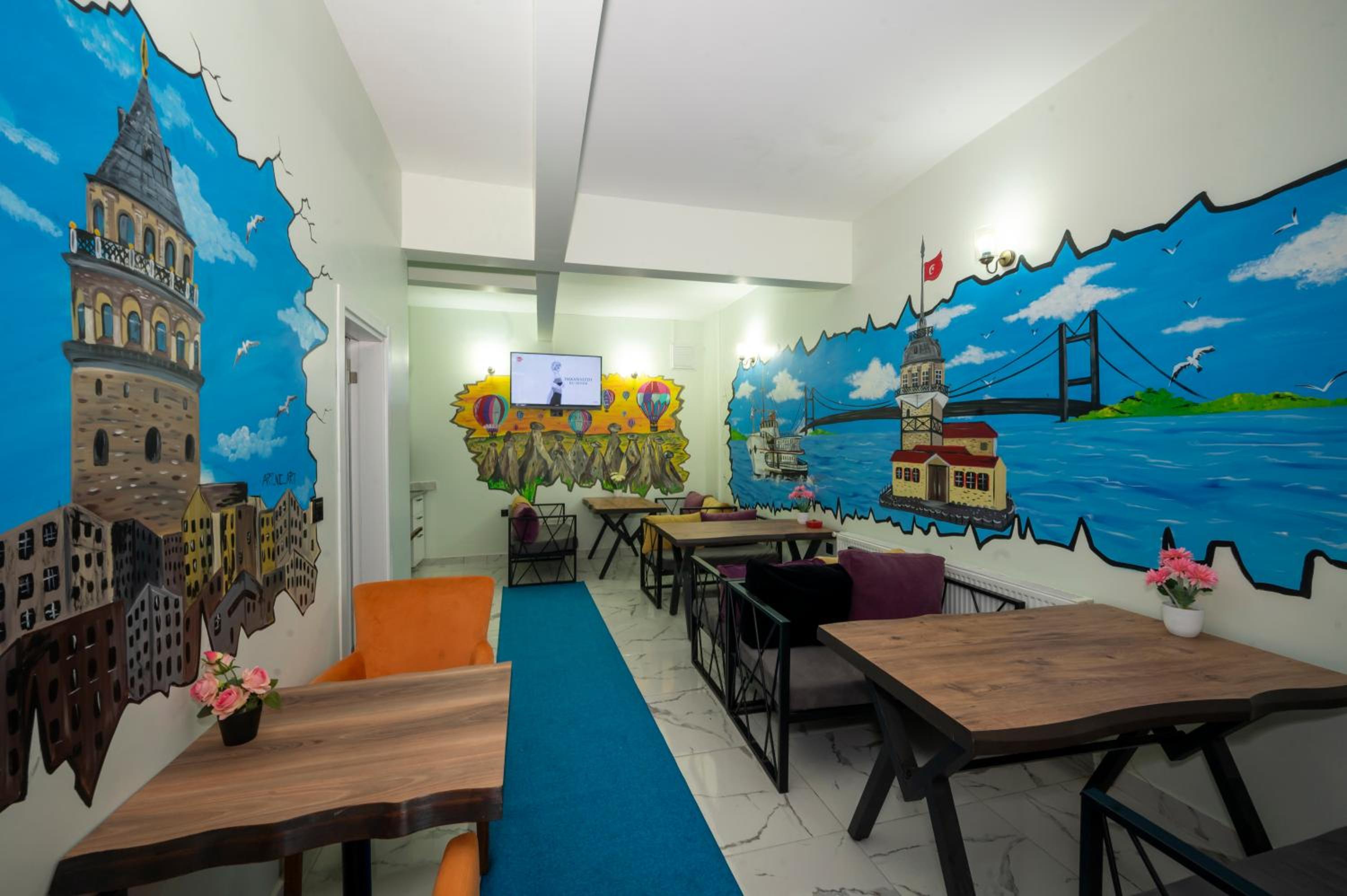 XALİLA HOSTEL & CAFE LADİES ROOM