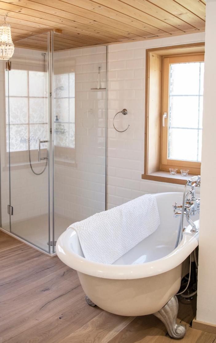 Casa Pasch - Boutique Bed and Breakfast in Cumpadials