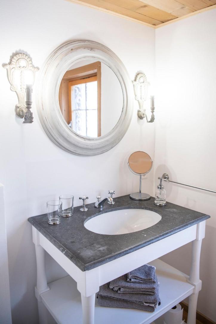 Casa Pasch - Boutique Bed and Breakfast in Cumpadials