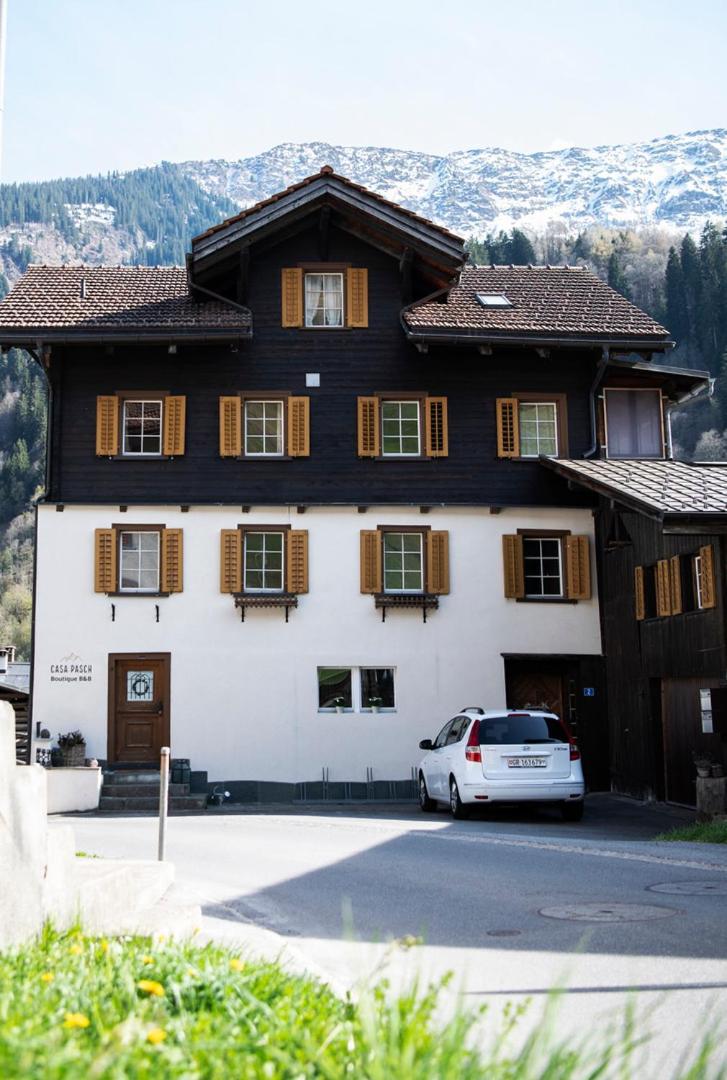 Casa Pasch - Boutique Bed and Breakfast in Cumpadials