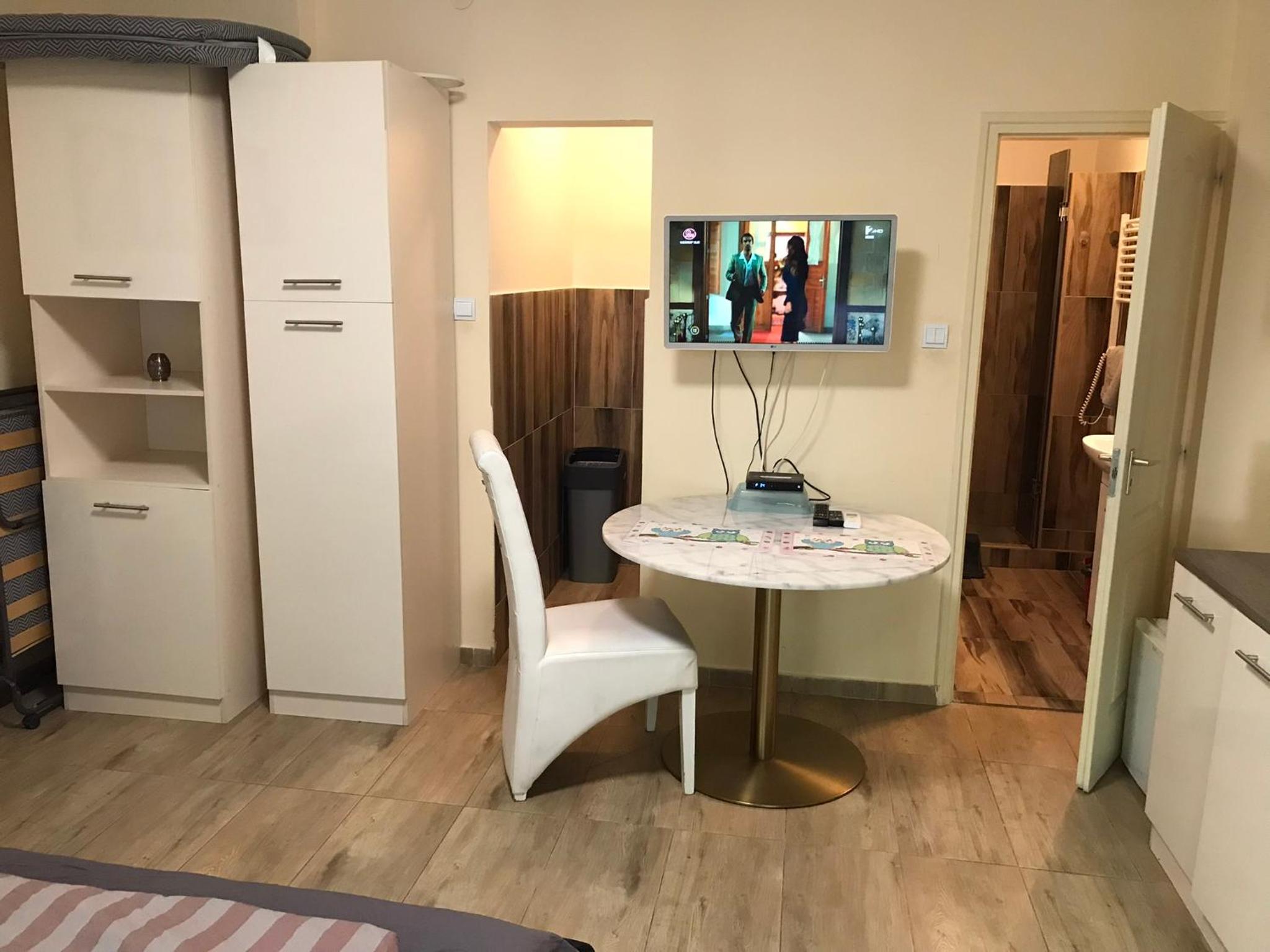 Roland Apartmant Zuglo view 5